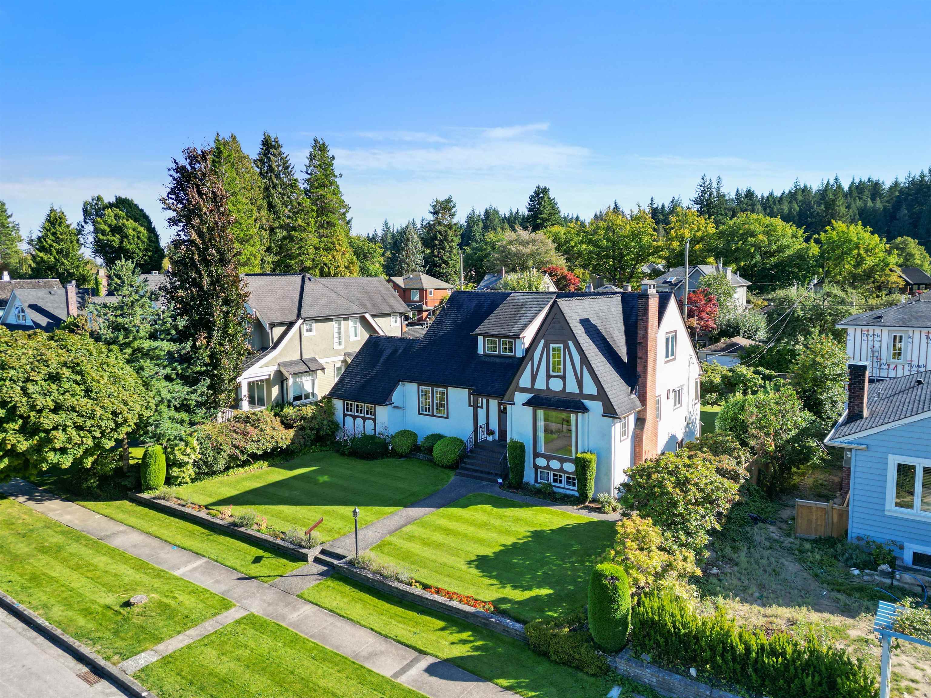 4664 West 13th Avenue, Vancouver, BC V6R 2V7
