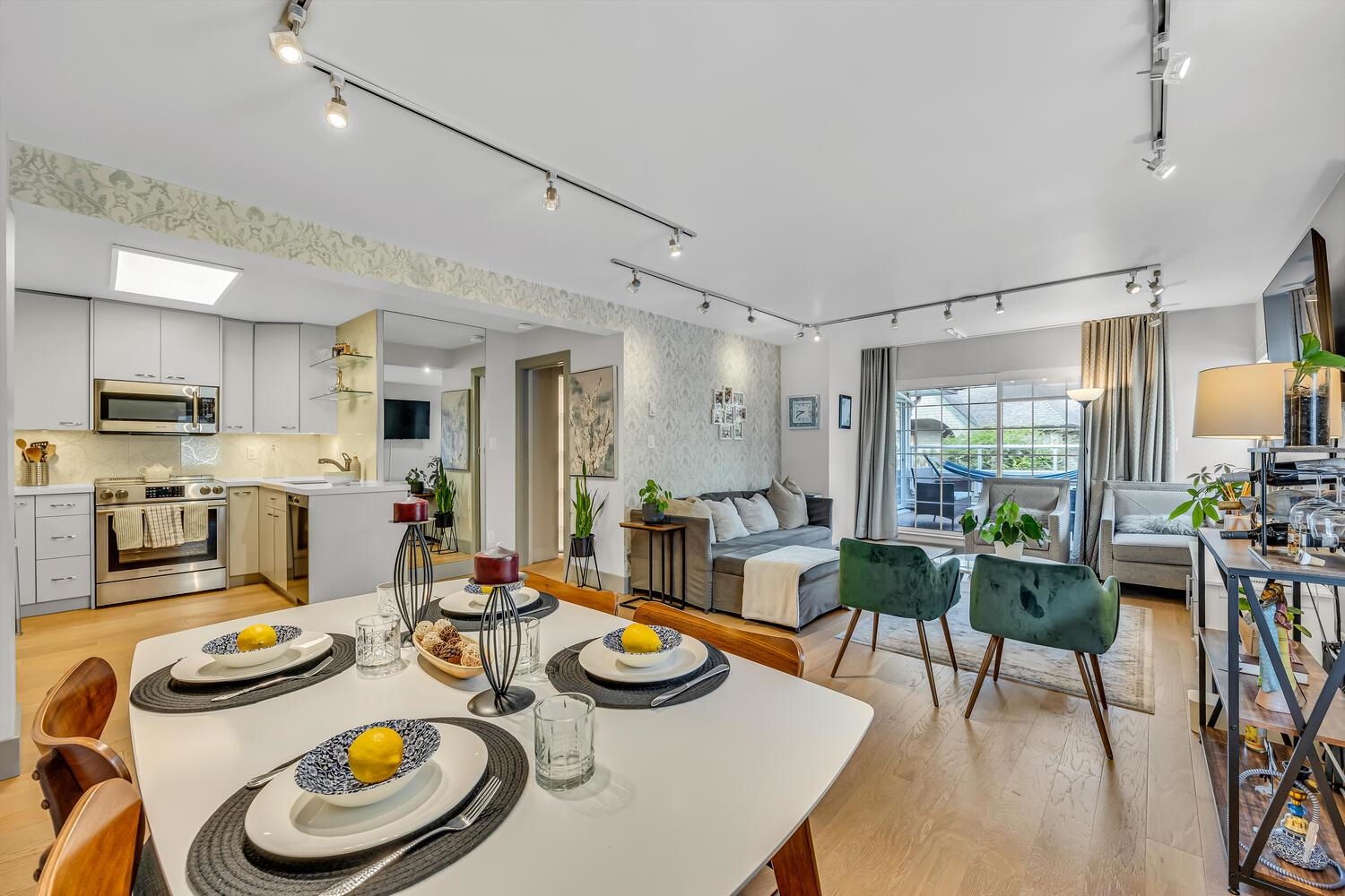 3461 Curle Avenue #302, Burnaby, BC V5G 4P4