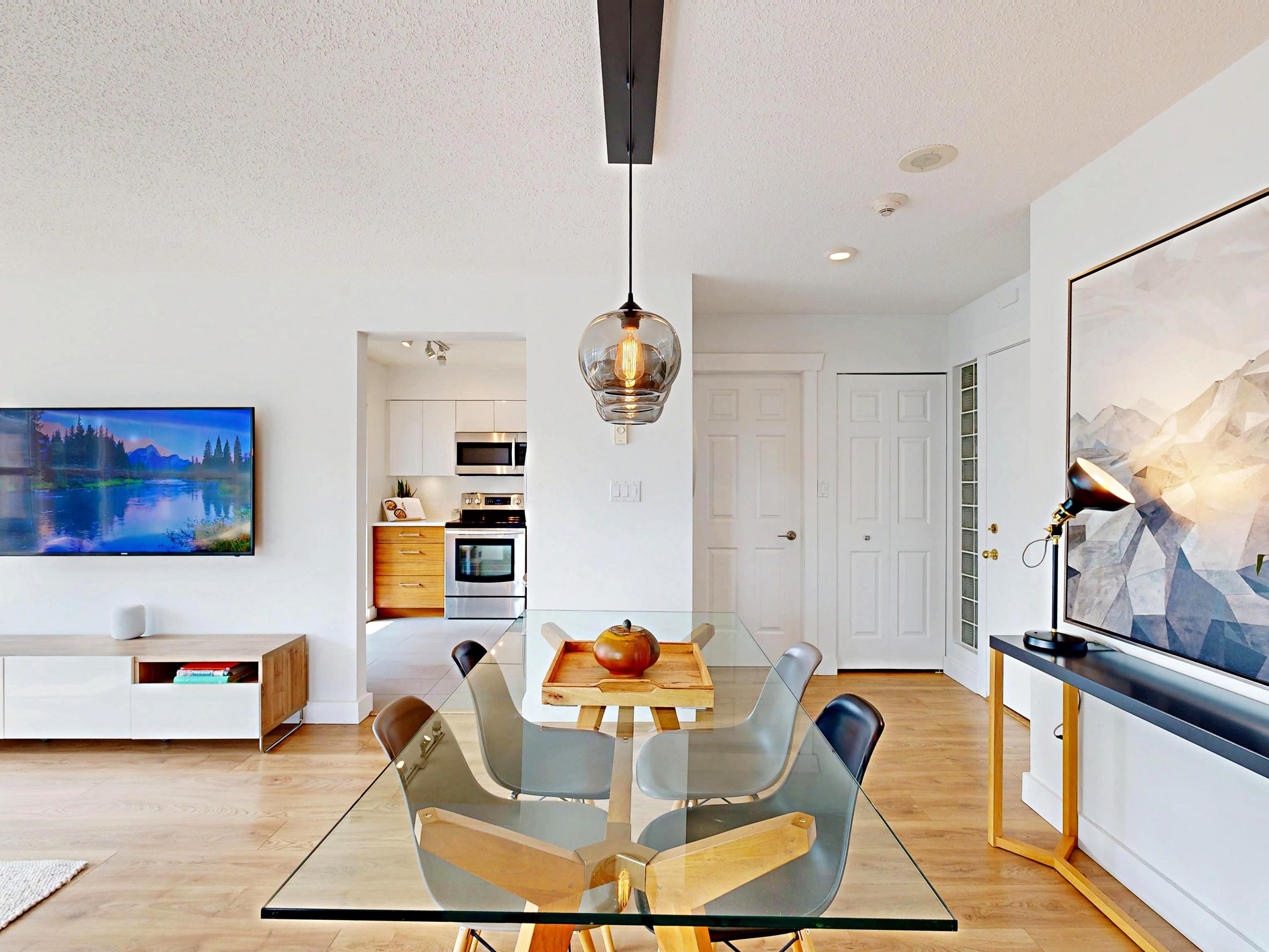 1555 Eastern Avenue #603, North Vancouver, BC V7L 3G2