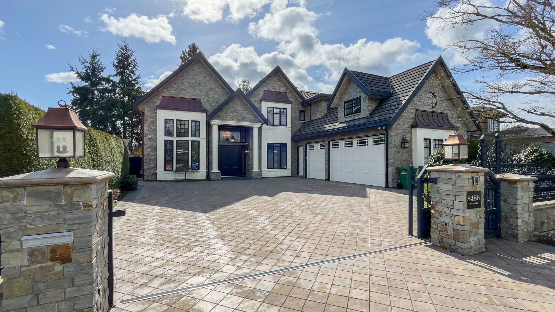8488 Robinson Road, Richmond, BC V6Y 1B5