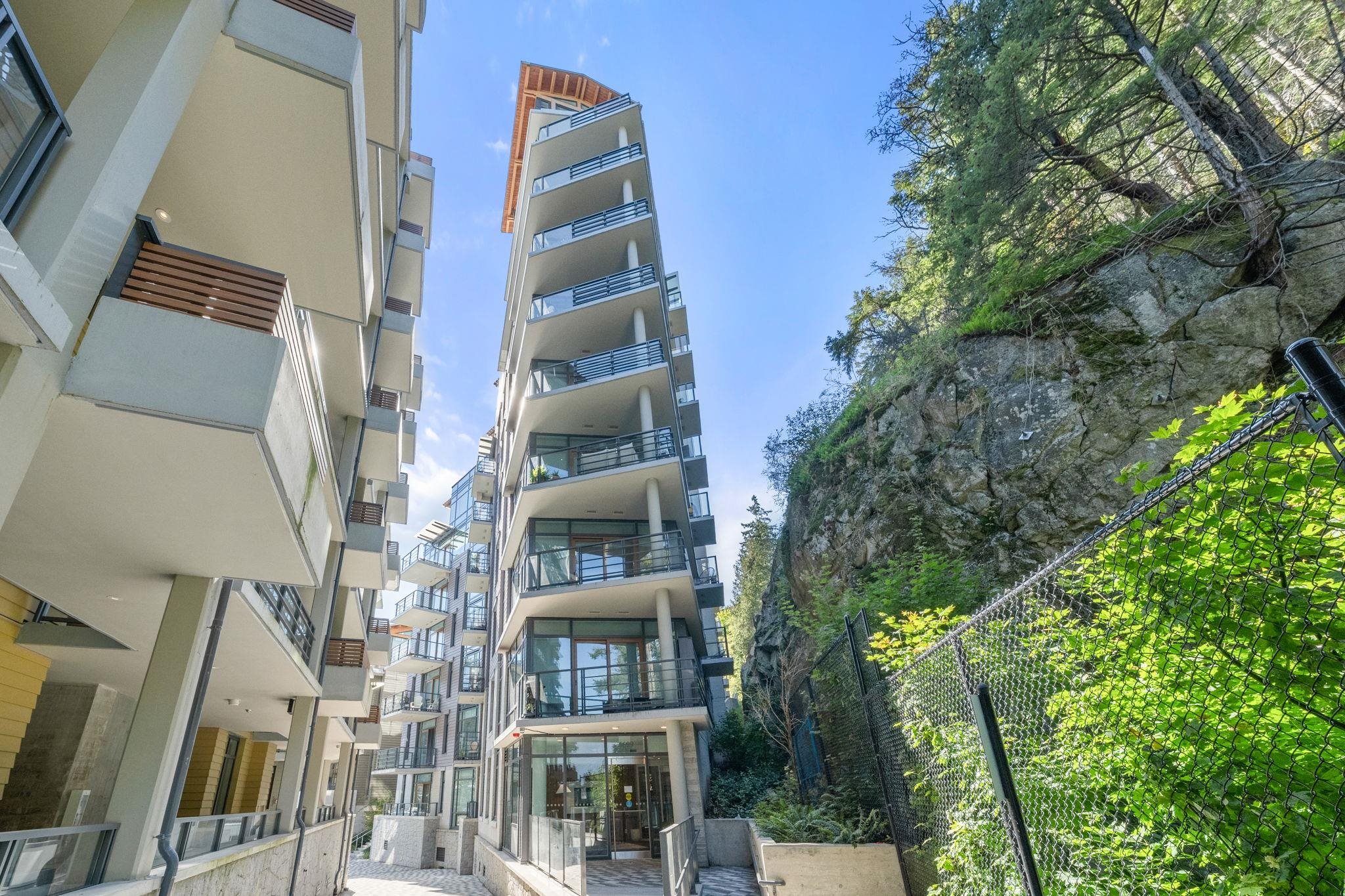 6699 Nelson Avenue #404, West Vancouver, BC V7W 2B2