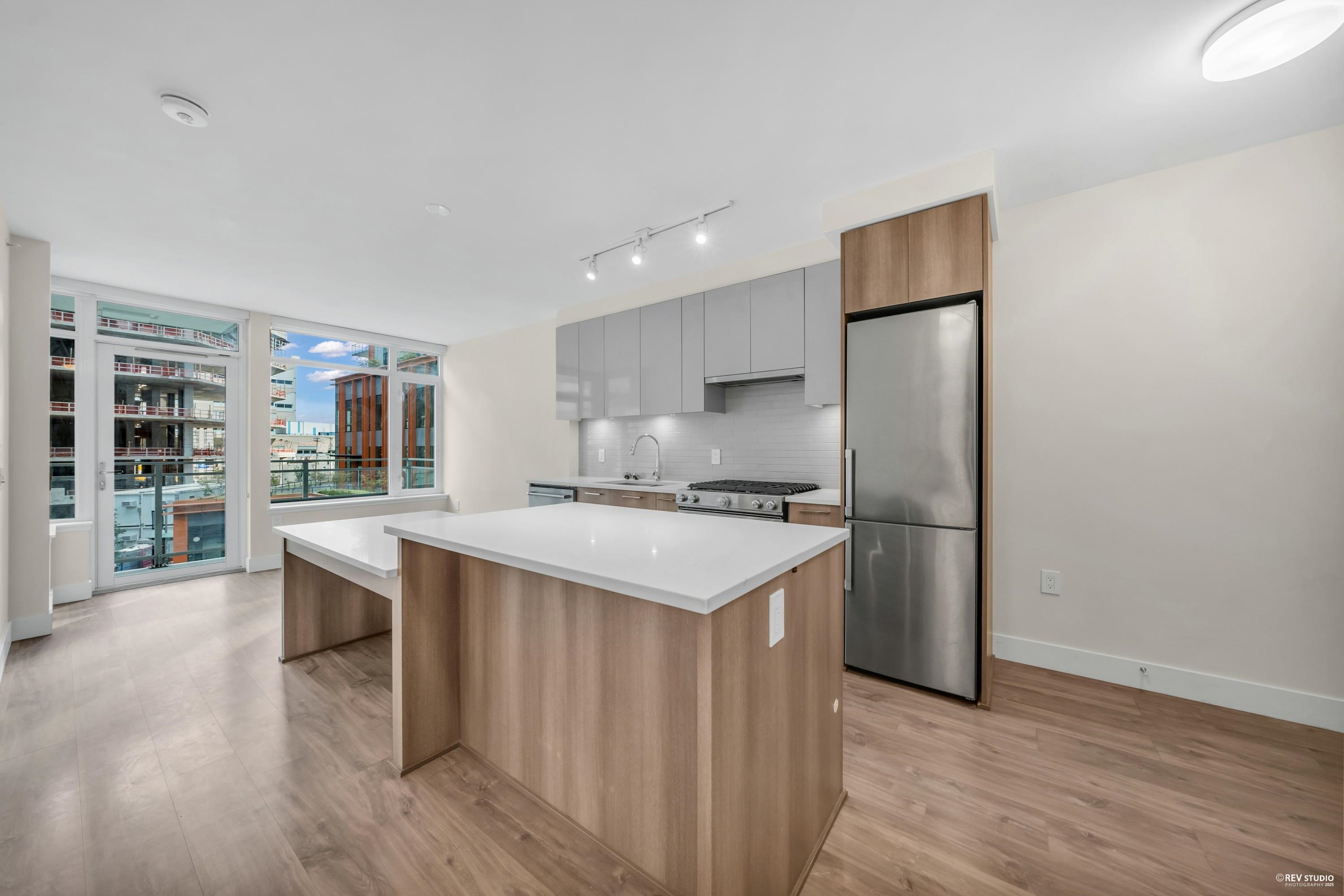 258 Nelsons Court #406, New Westminster, BC V3L 0J9