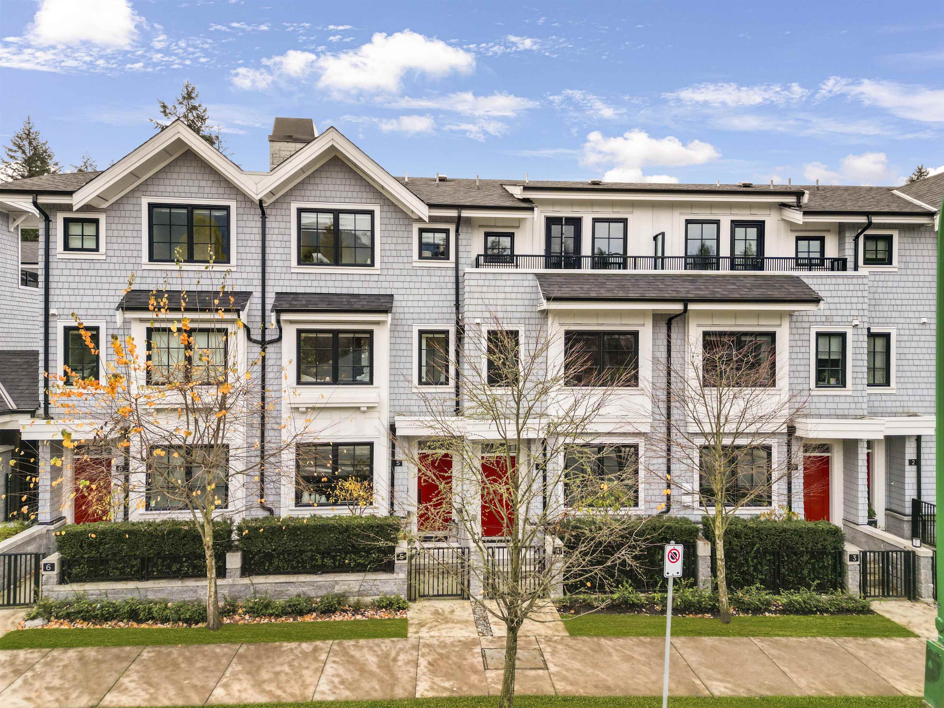 1133 Ridgewood Drive #5, North Vancouver, BC V7R 0A4