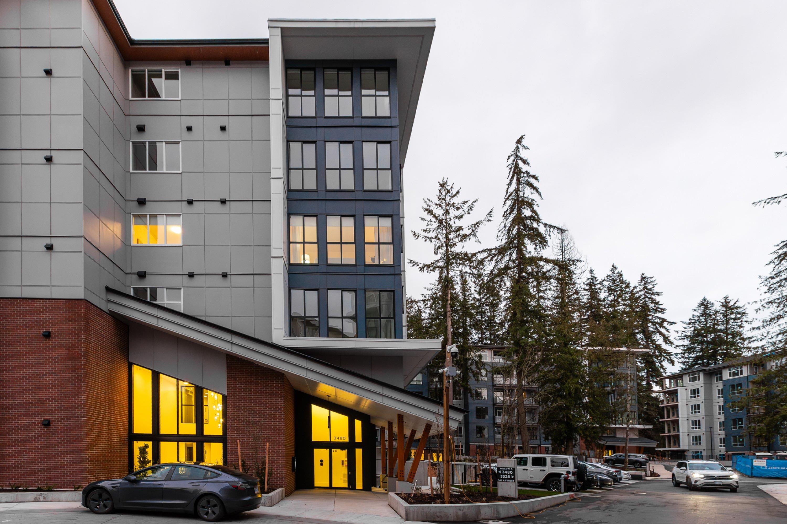 3480 146a Street #422, Surrey, BC V4P 0H6