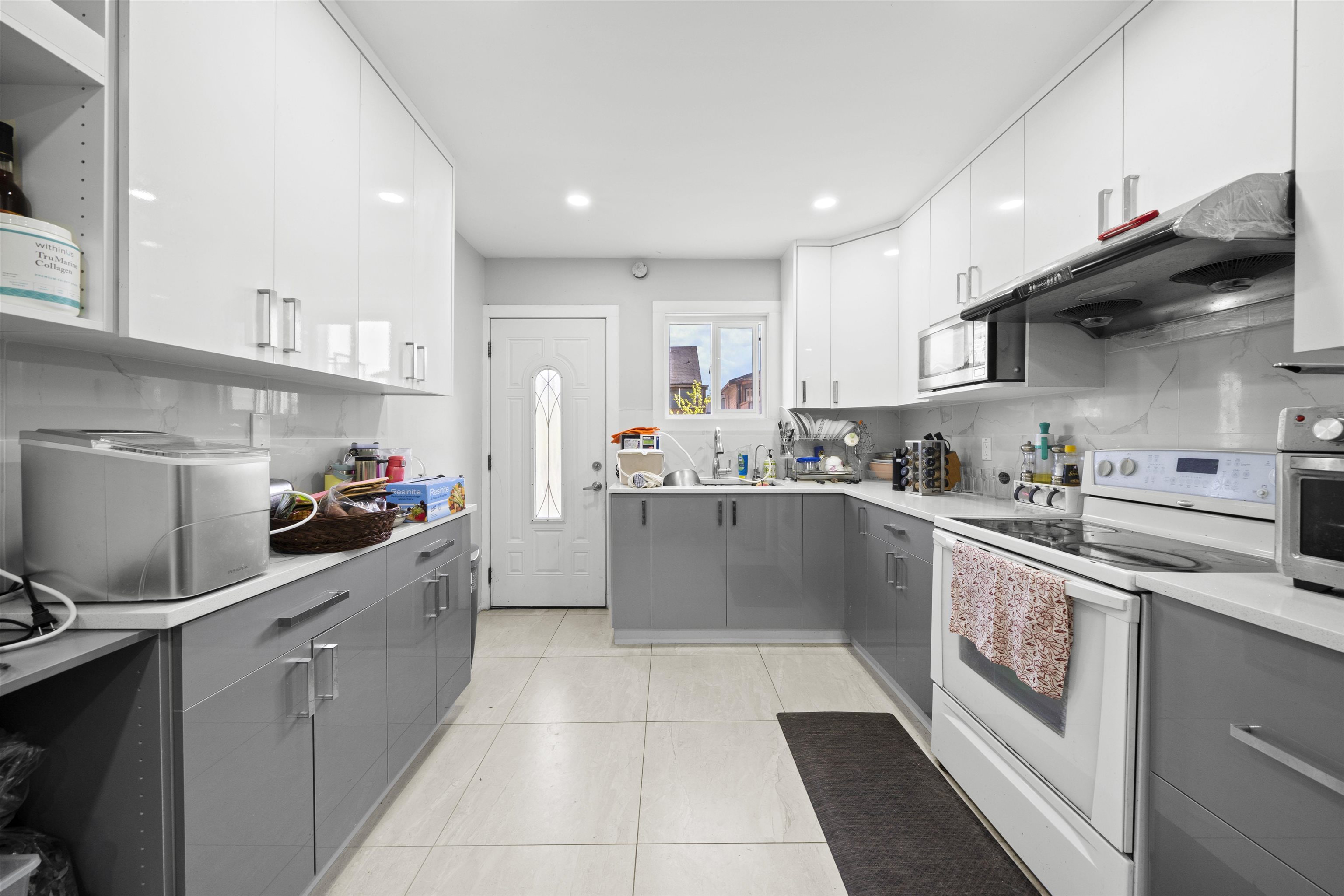 114a Avenue, Surrey, BC V3V 3P4