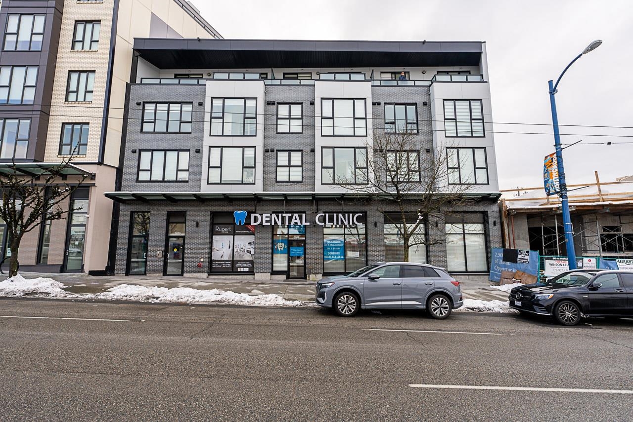 3050 Kingsway #406, Vancouver, BC V5R 5J7
