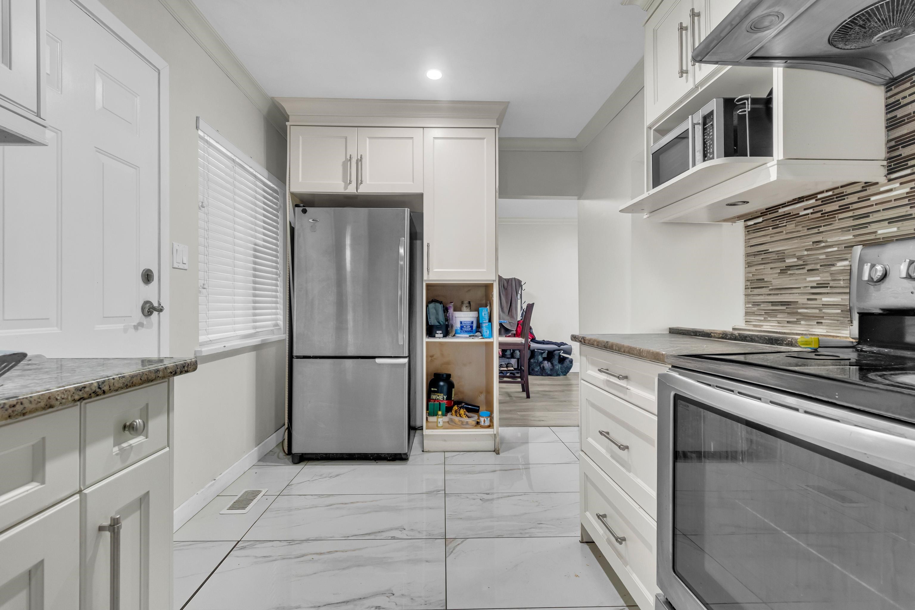 99 Avenue, Surrey, BC V3V 2P5