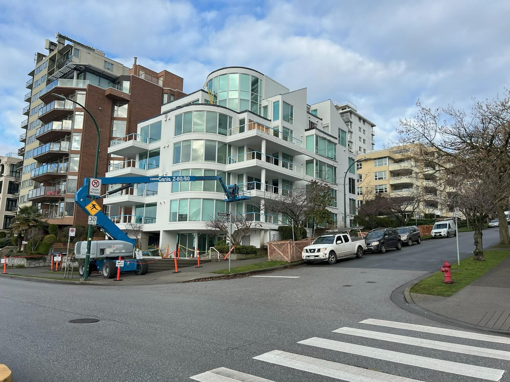 1403 Beach Avenue, Vancouver, BC V6G 1Y3