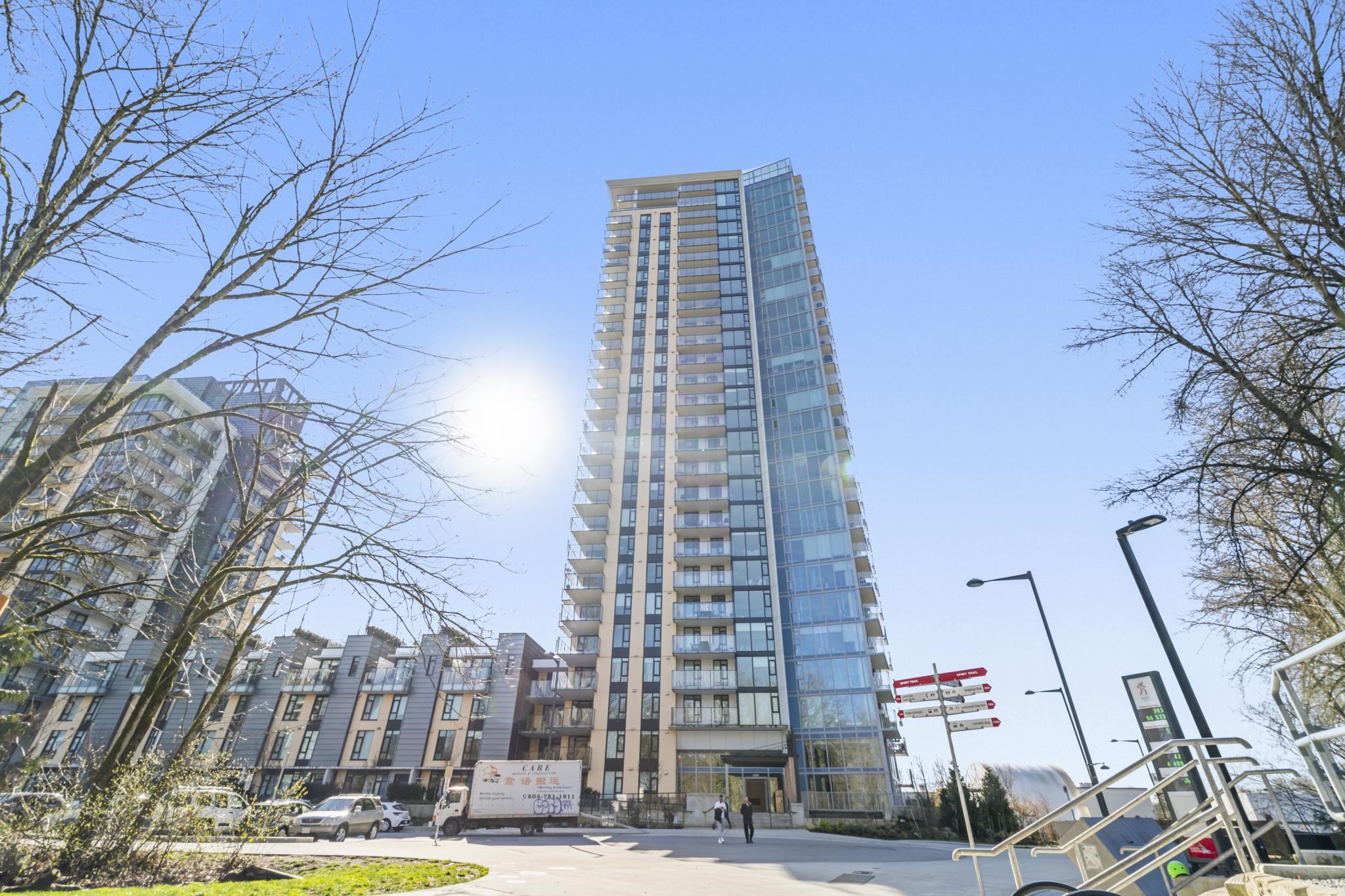 1401 Hunter St #1004, North Vancouver, BC V7J 0E2