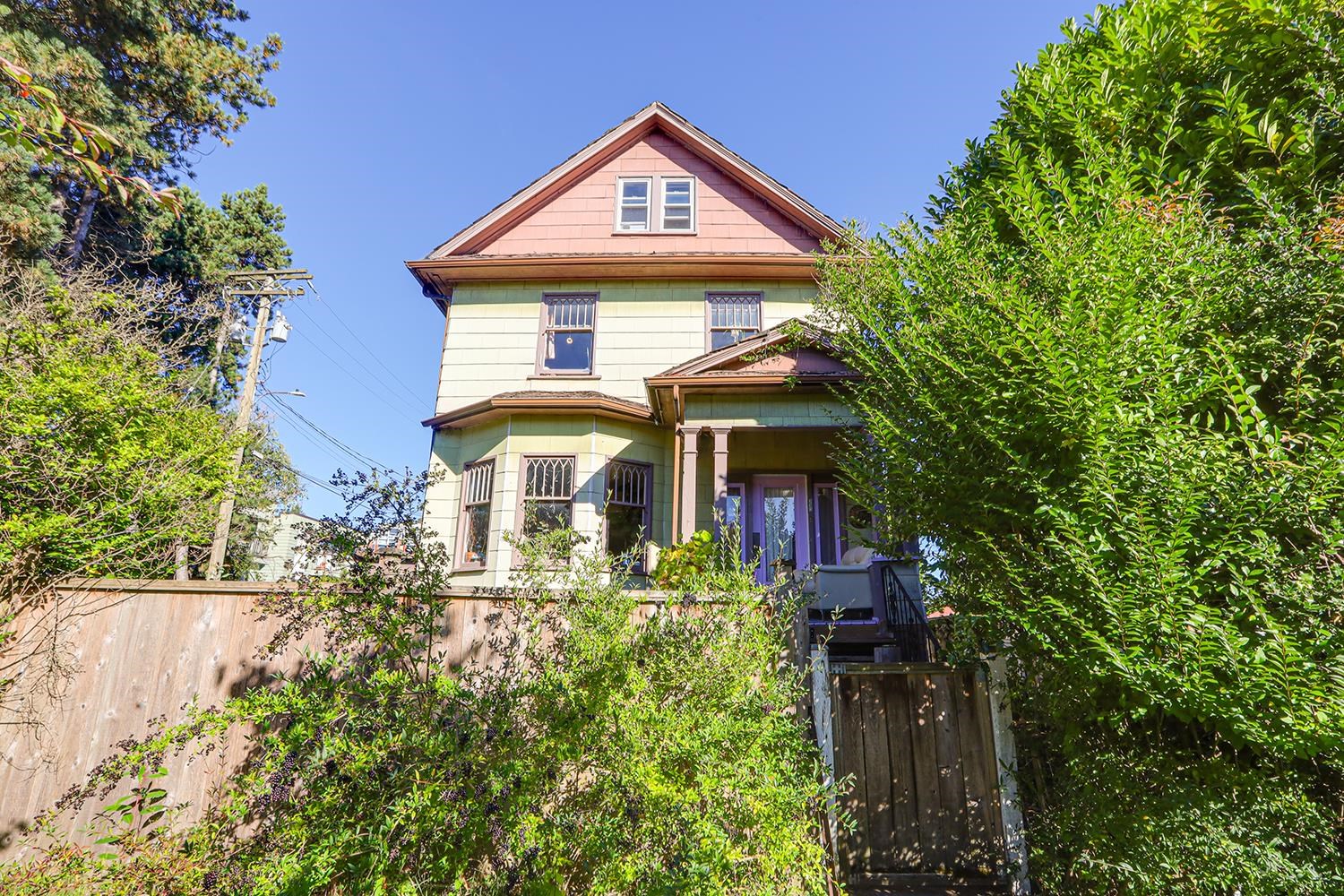 333 East 13th Avenue, Vancouver, BC V5T 2K6