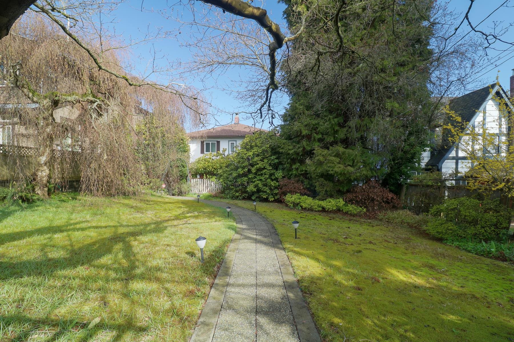 4557 West 4th Avenue, Vancouver, BC V6R 1R4