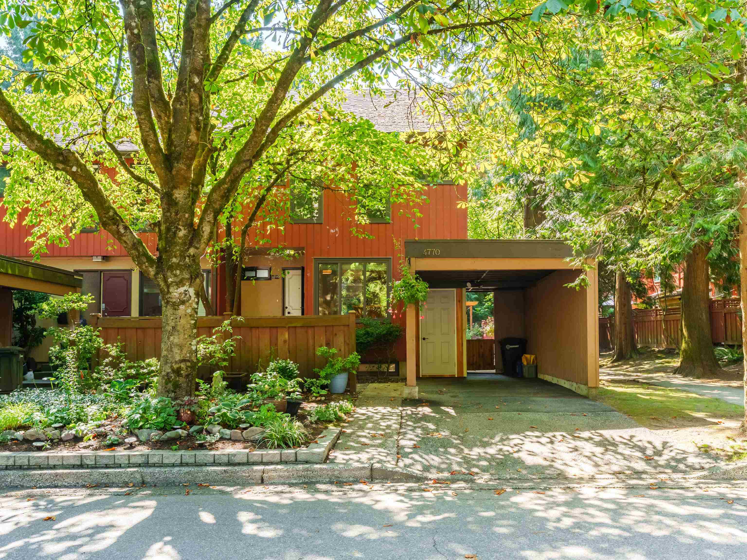 4770 Fernglen Drive, Burnaby, BC V5G 3V7
