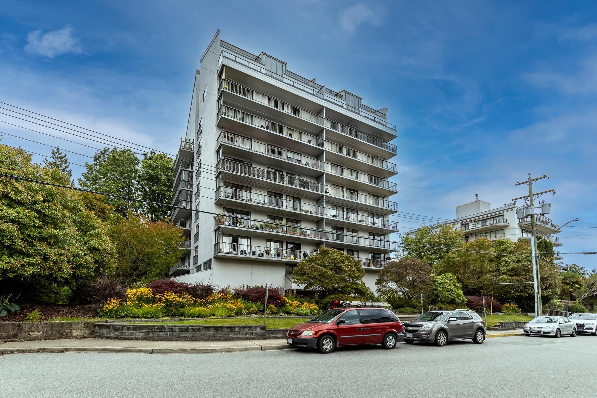 1745 Esquimalt Avenue #803, West Vancouver, BC V7V 1R7