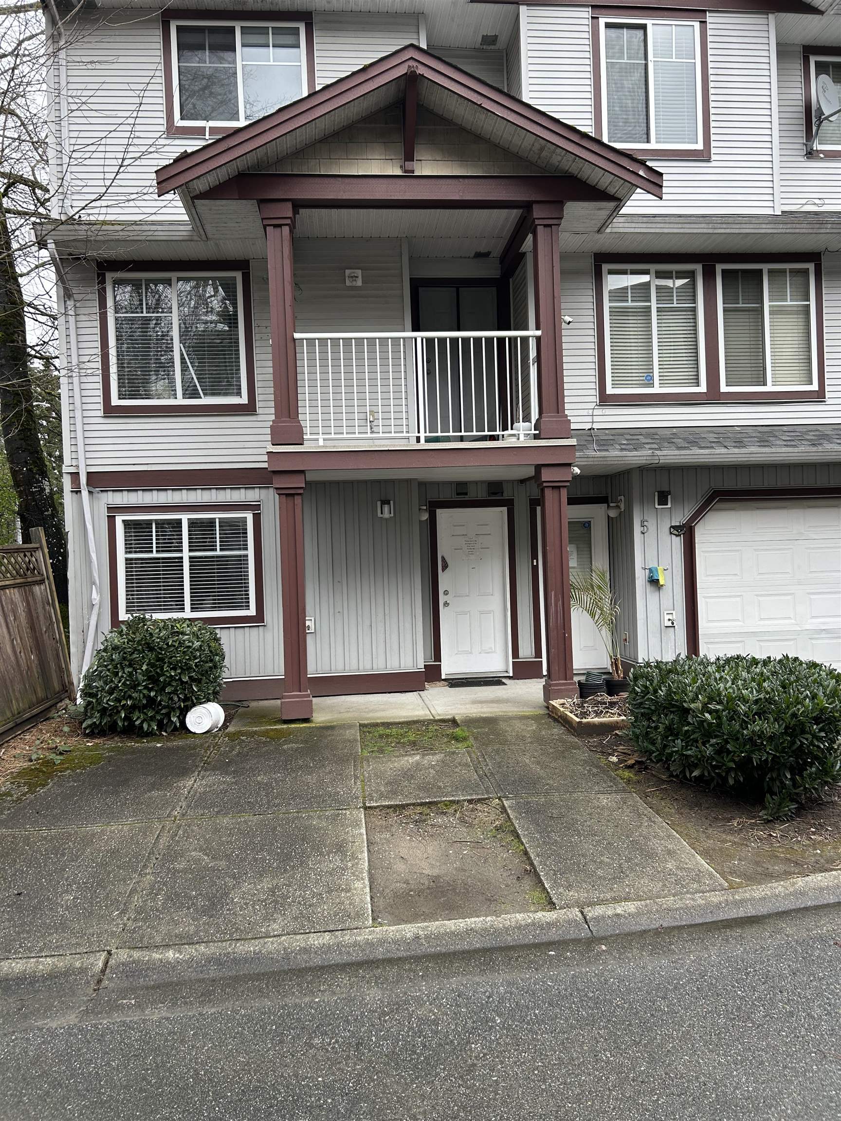 12070 76 Avenue #6, Surrey, BC V3W 5Z2