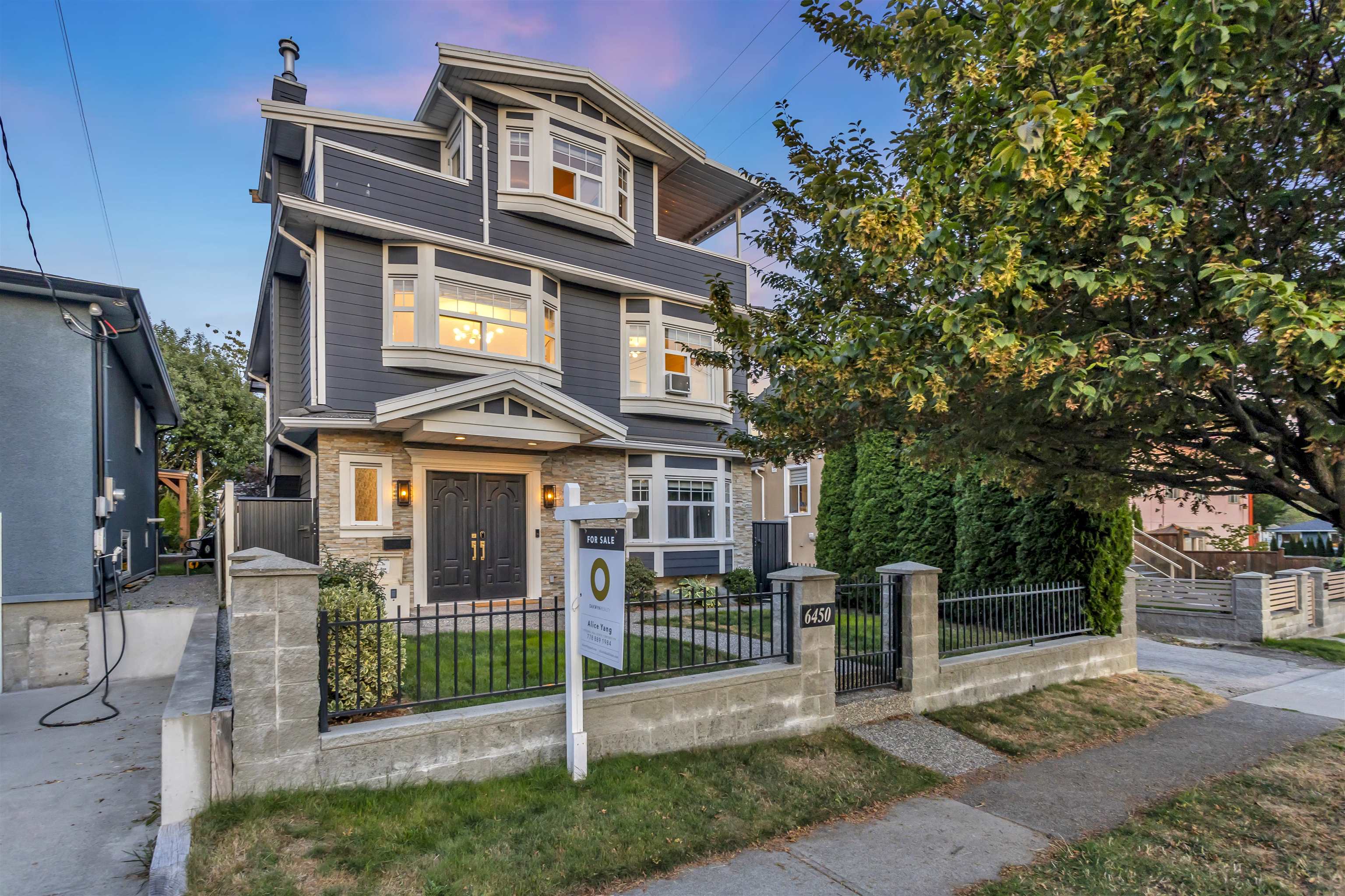 6450 Saint George Street, Vancouver, BC V5W 2Y6