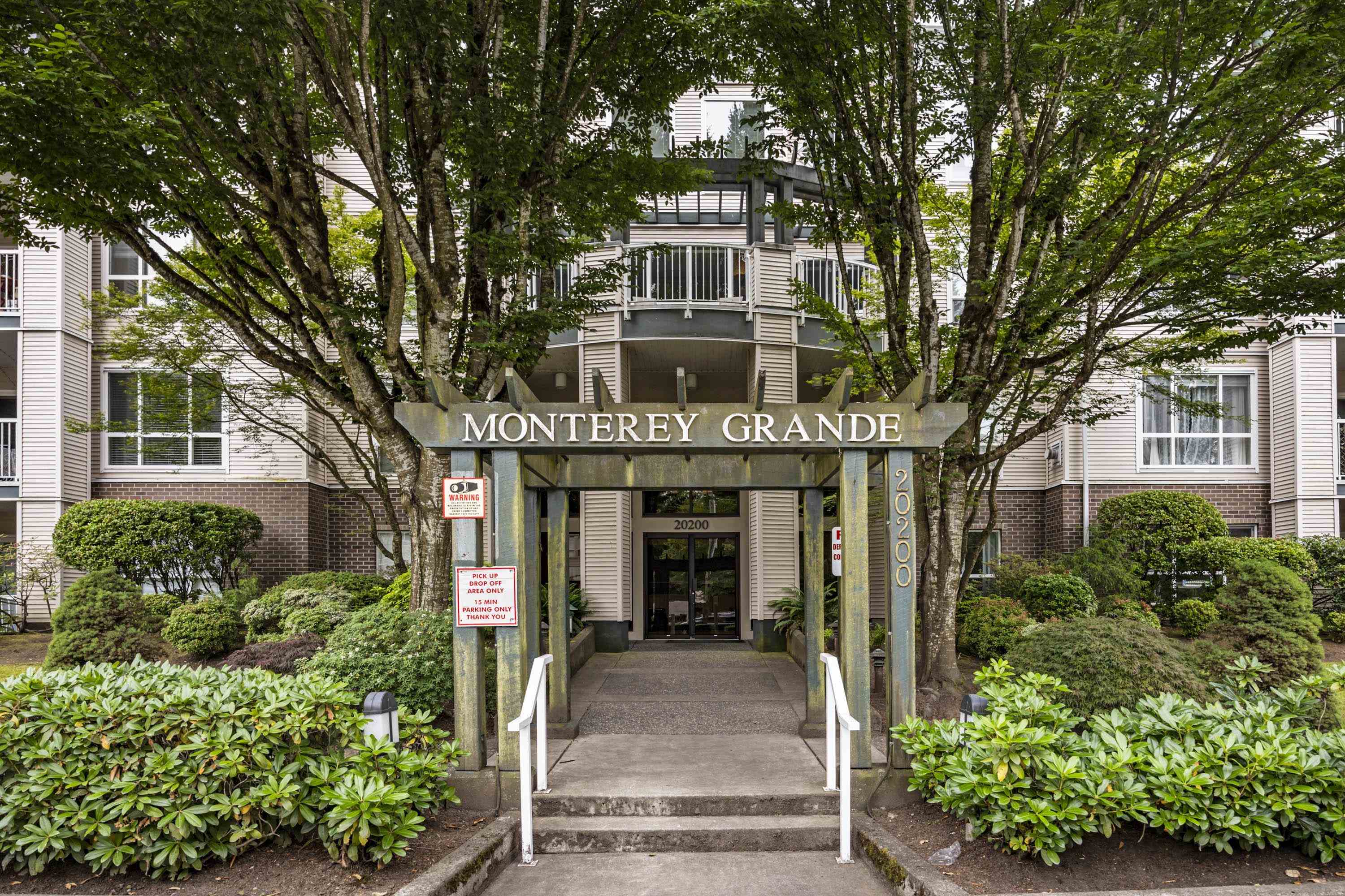 20200 54a Avenue #403, Langley, BC V3A 3W7