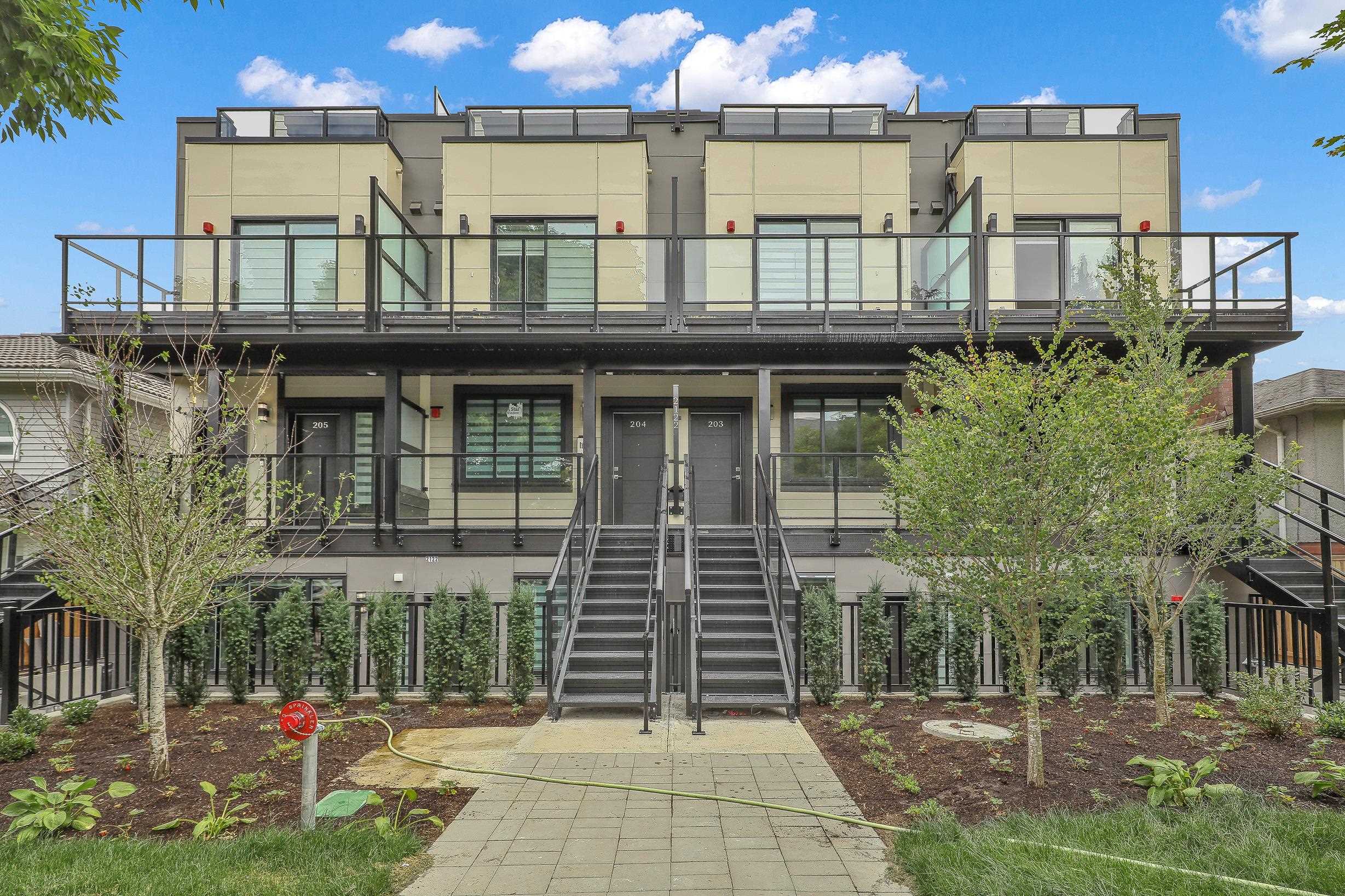 2122 East 32nd Avenue #201, Vancouver, BC V5N 3B9