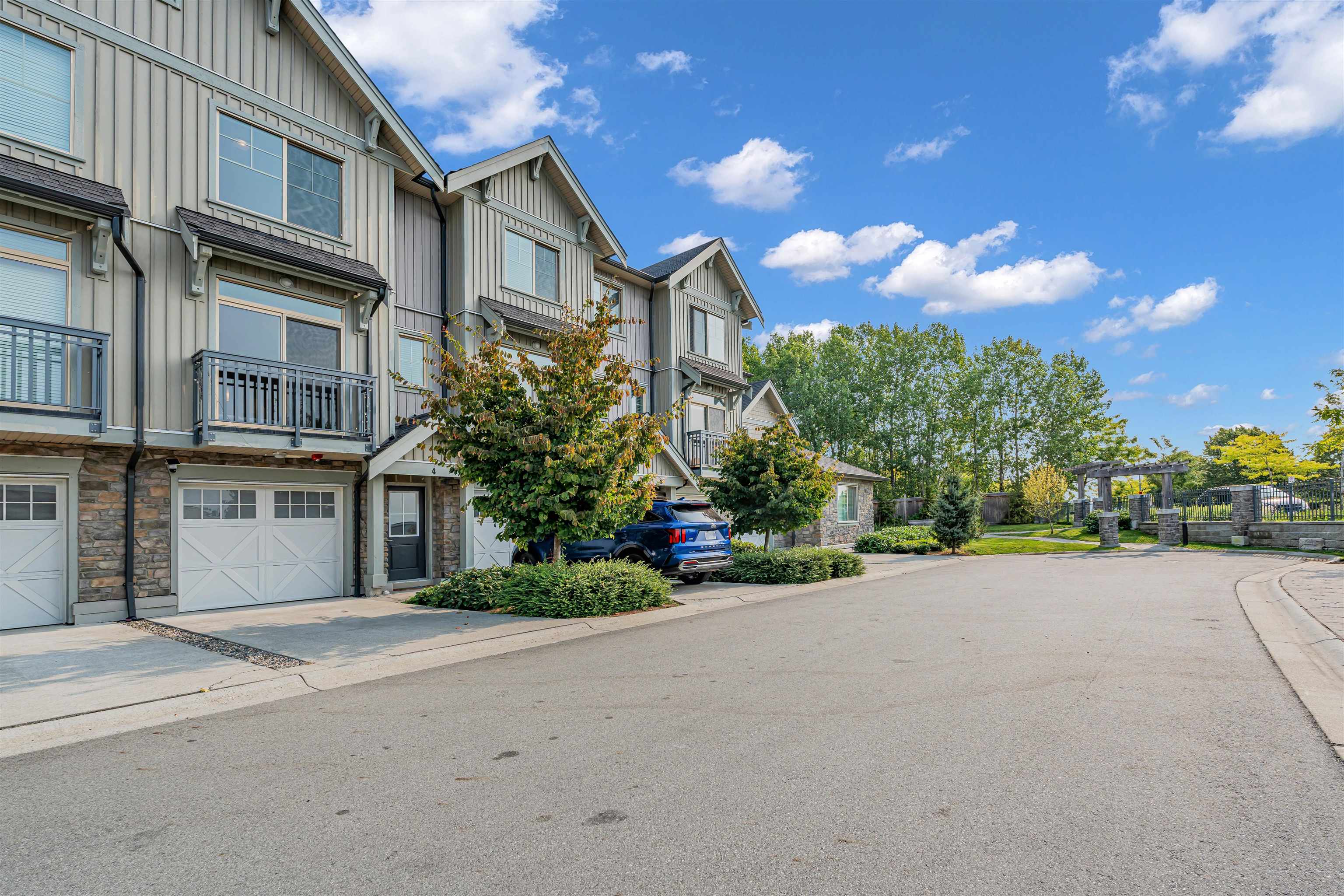 20487 65 Avenue #4, Langley, BC V2Y 3K8