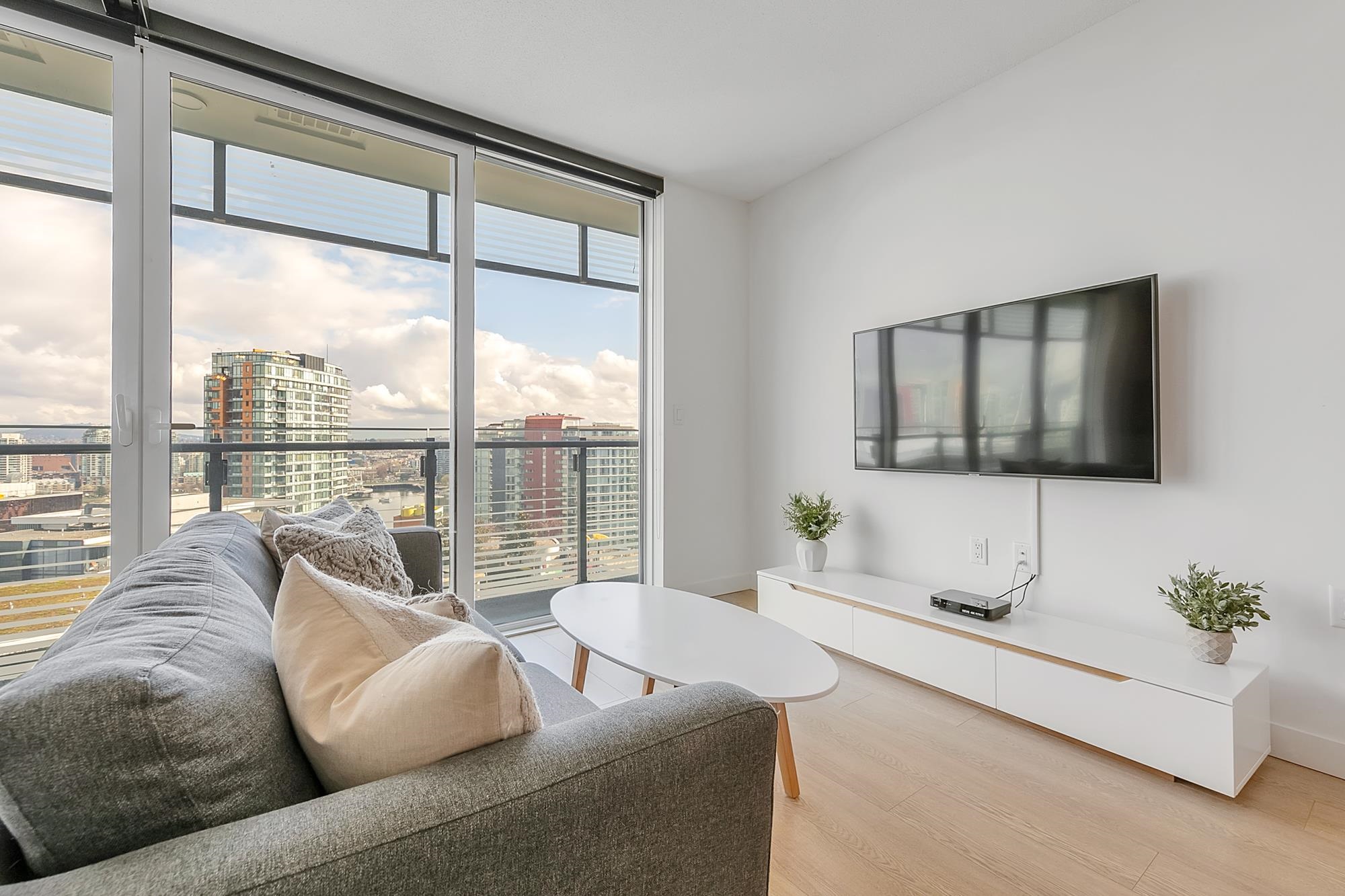 89 Nelson Street #2212, Vancouver, BC V6Z 0E7