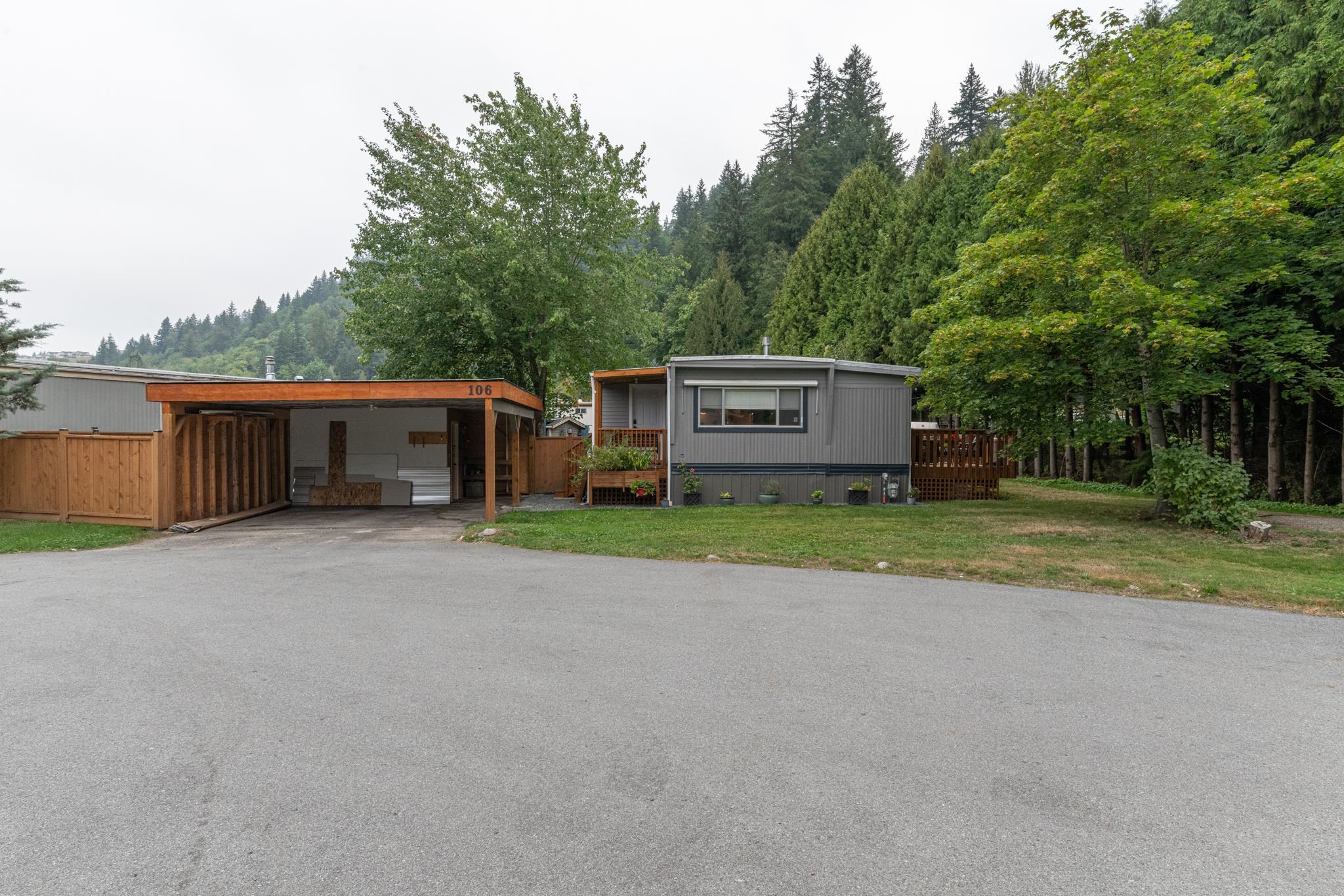 46511 Chilliwack Lake Road #106, Chilliwack, BC V2R 3S5