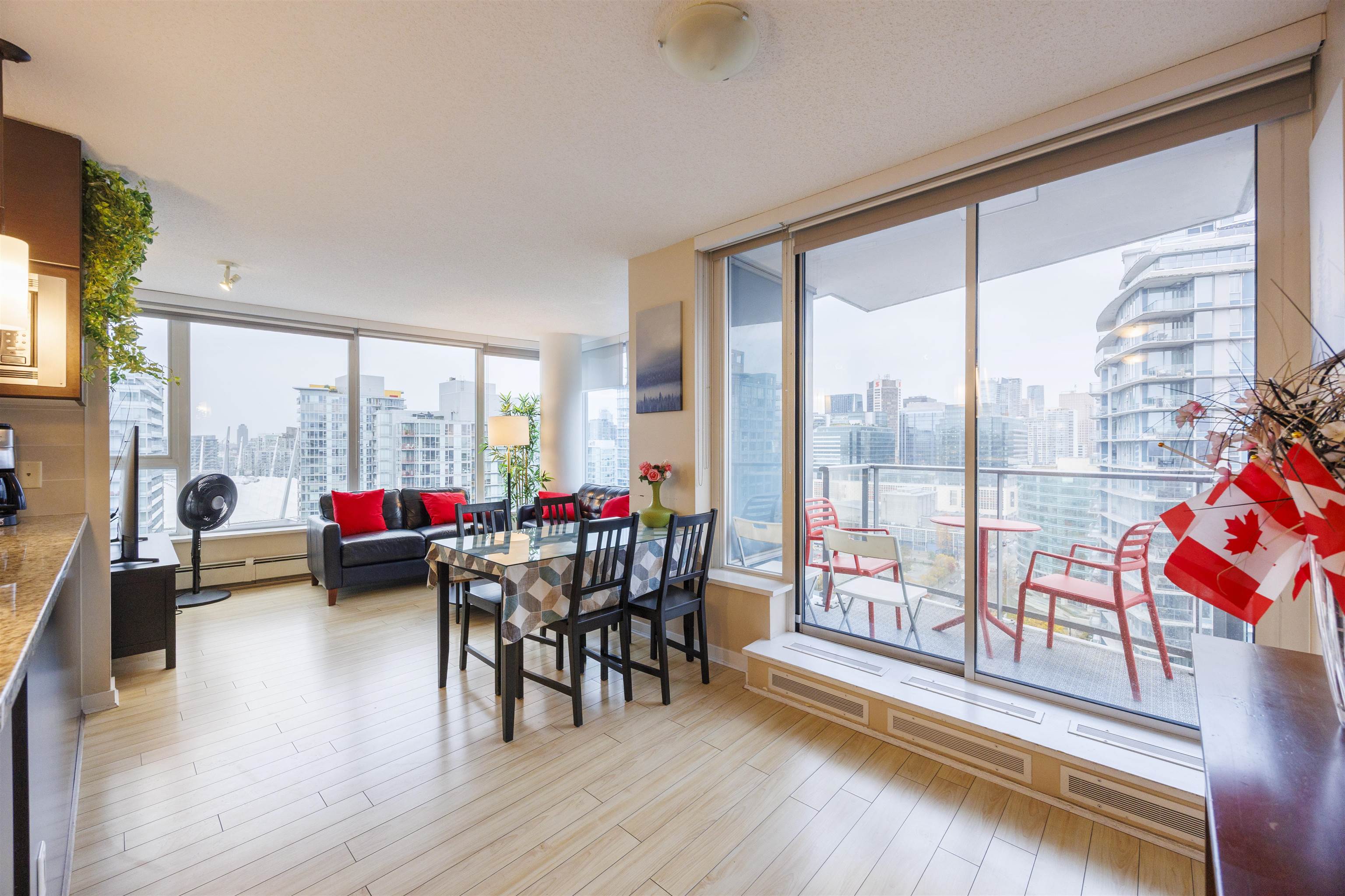 689 Abbott Street #3207, Vancouver, BC V6B 0J2