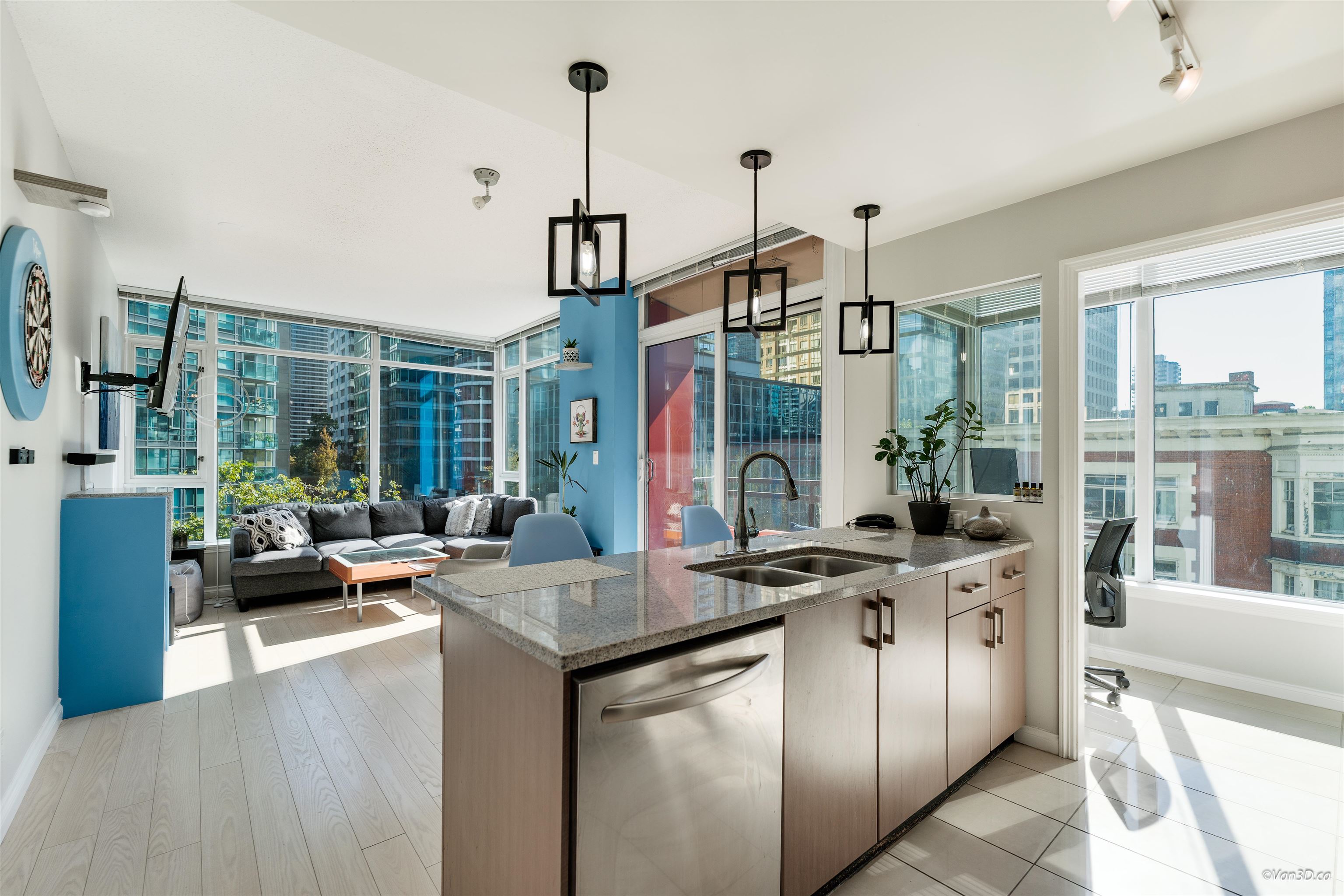 1211 Melville Street #702, Vancouver, BC V6E 0A7