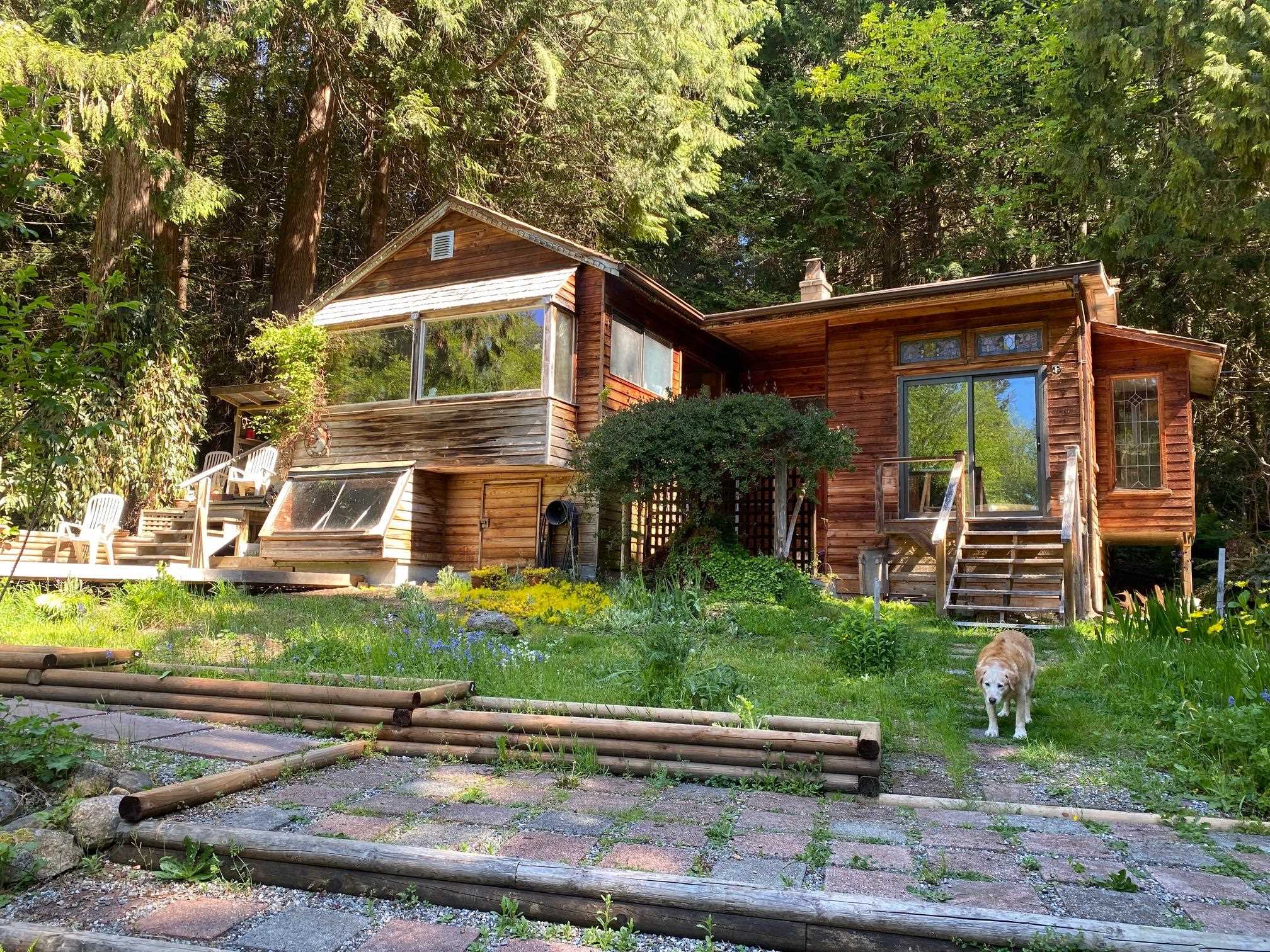 2170 Porter Rd, Roberts Creek, BC V0N 2W5