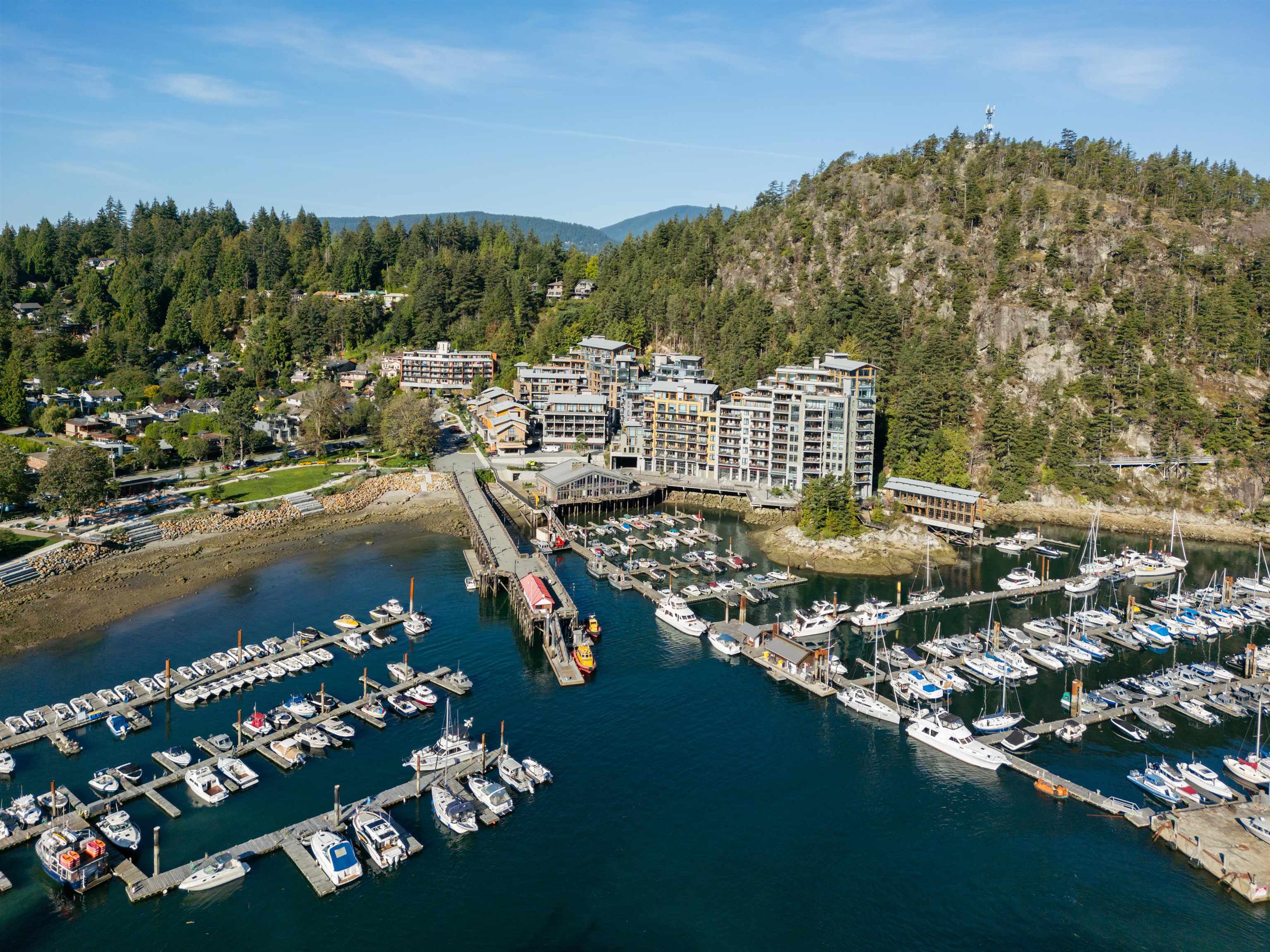 6691 Nelson Avenue #202, West Vancouver, BC V7W 2B2
