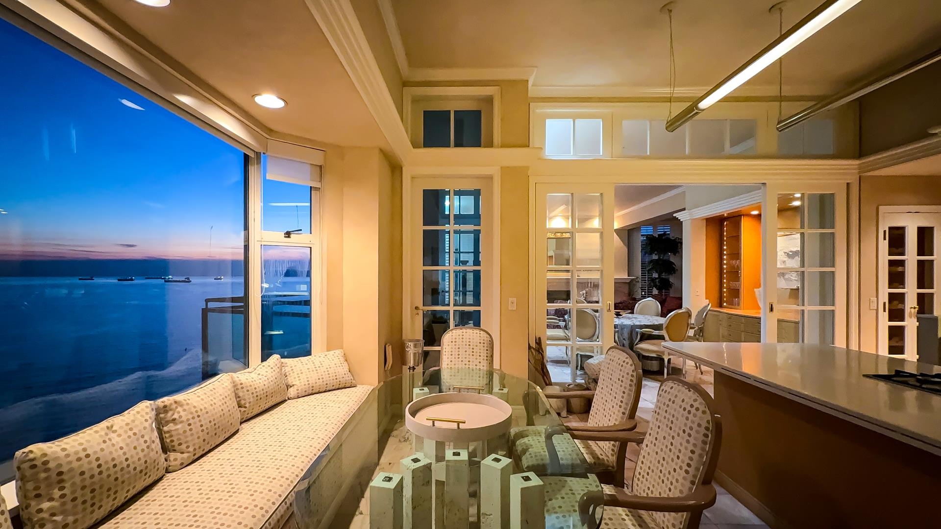 1861 Beach Avenue #17, Vancouver, BC V6G 1Z1