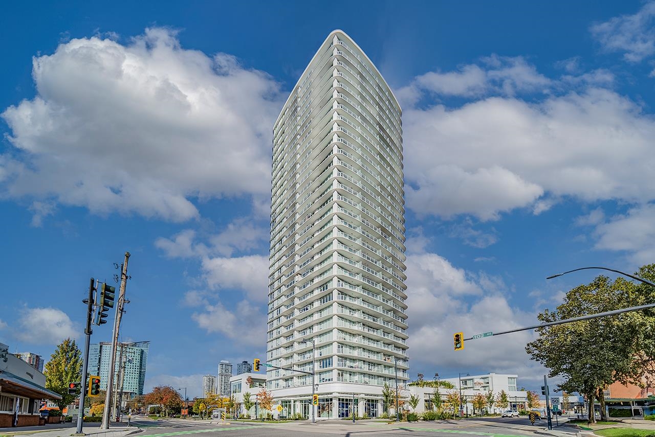 13685 102 Avenue #1605, Surrey, BC V3T 0S2