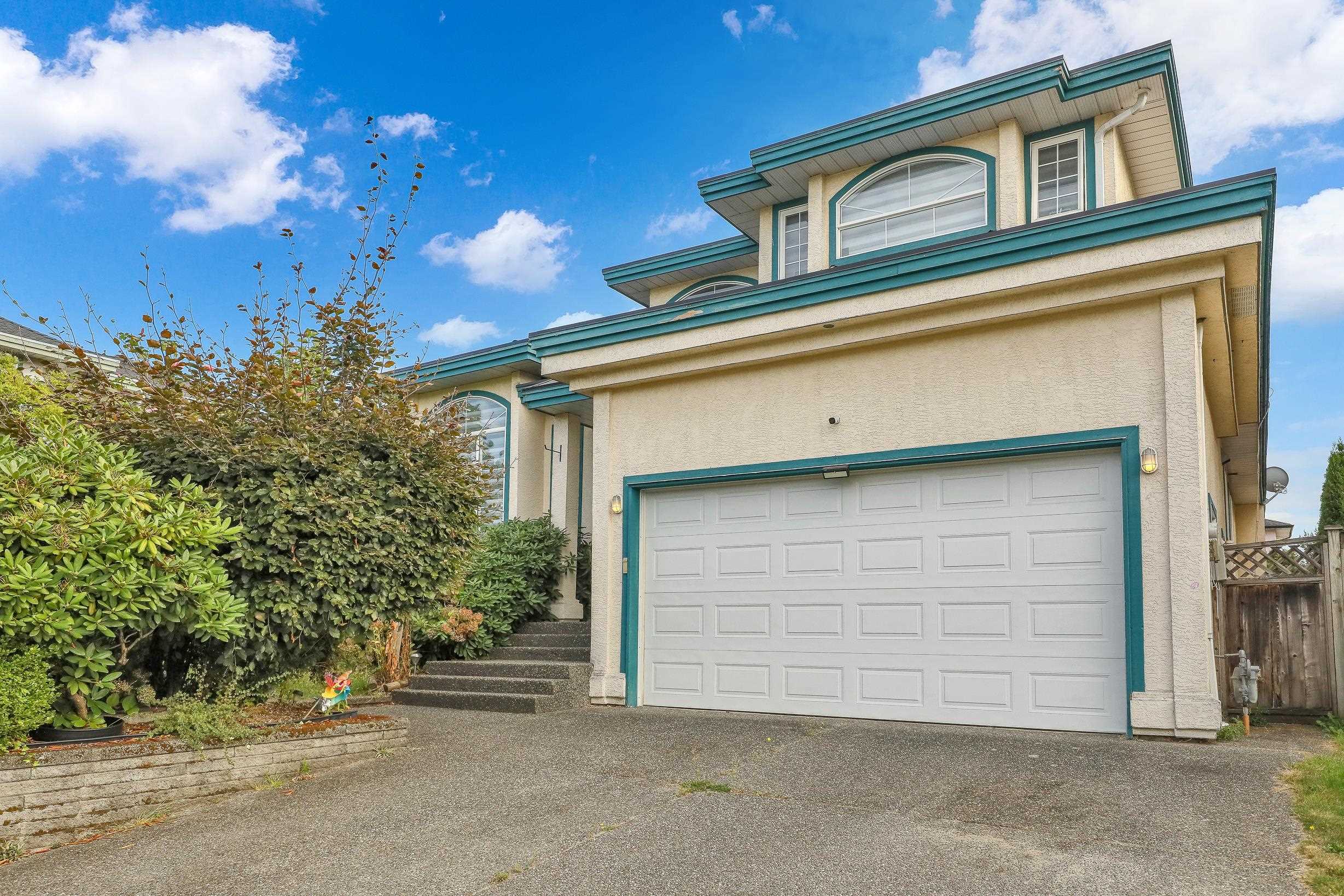 1210 Salter Street, New Westminster, BC V3M 5A7