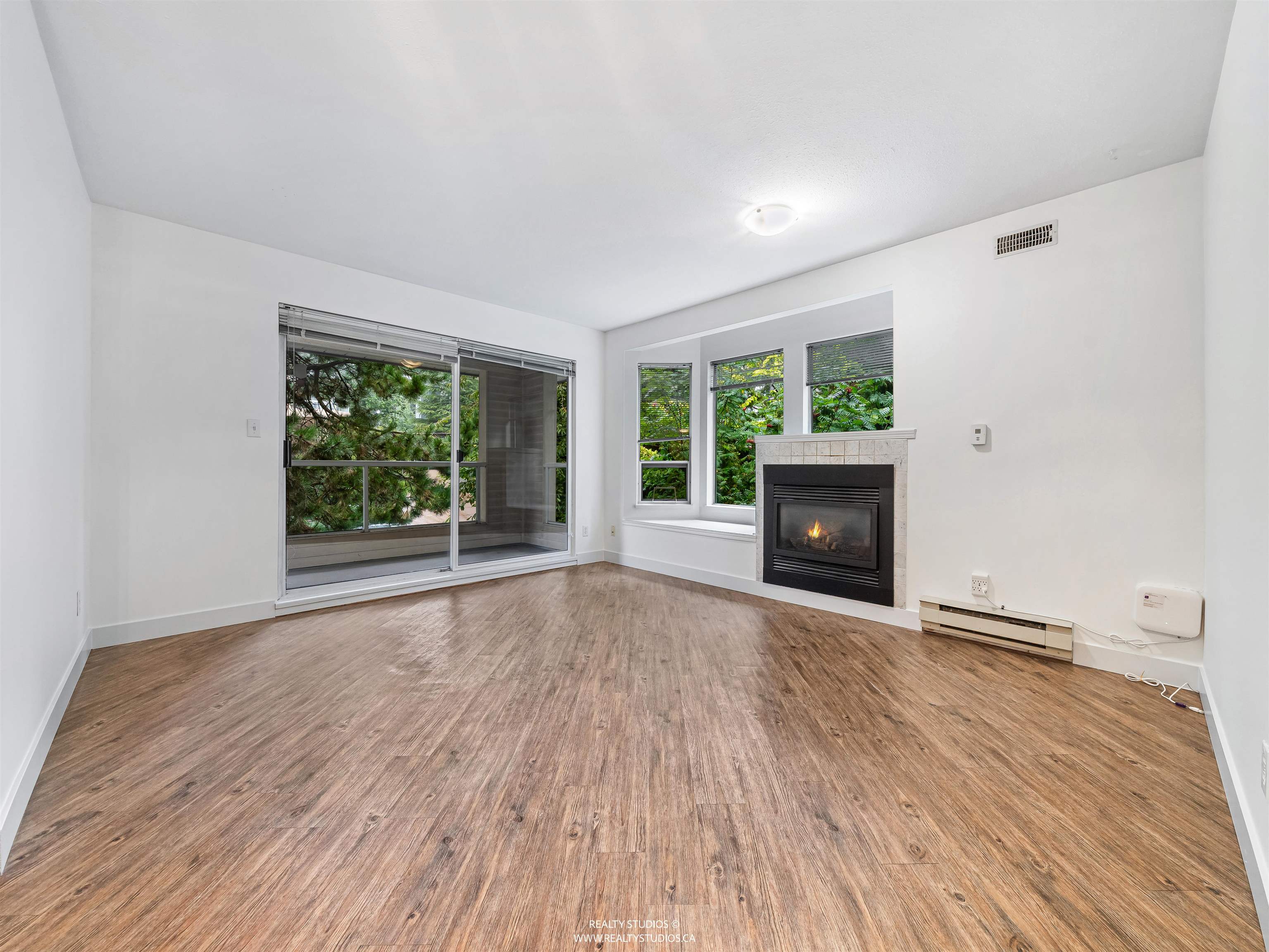 123 6th Street East #303, North Vancouver, BC V7L 1N9