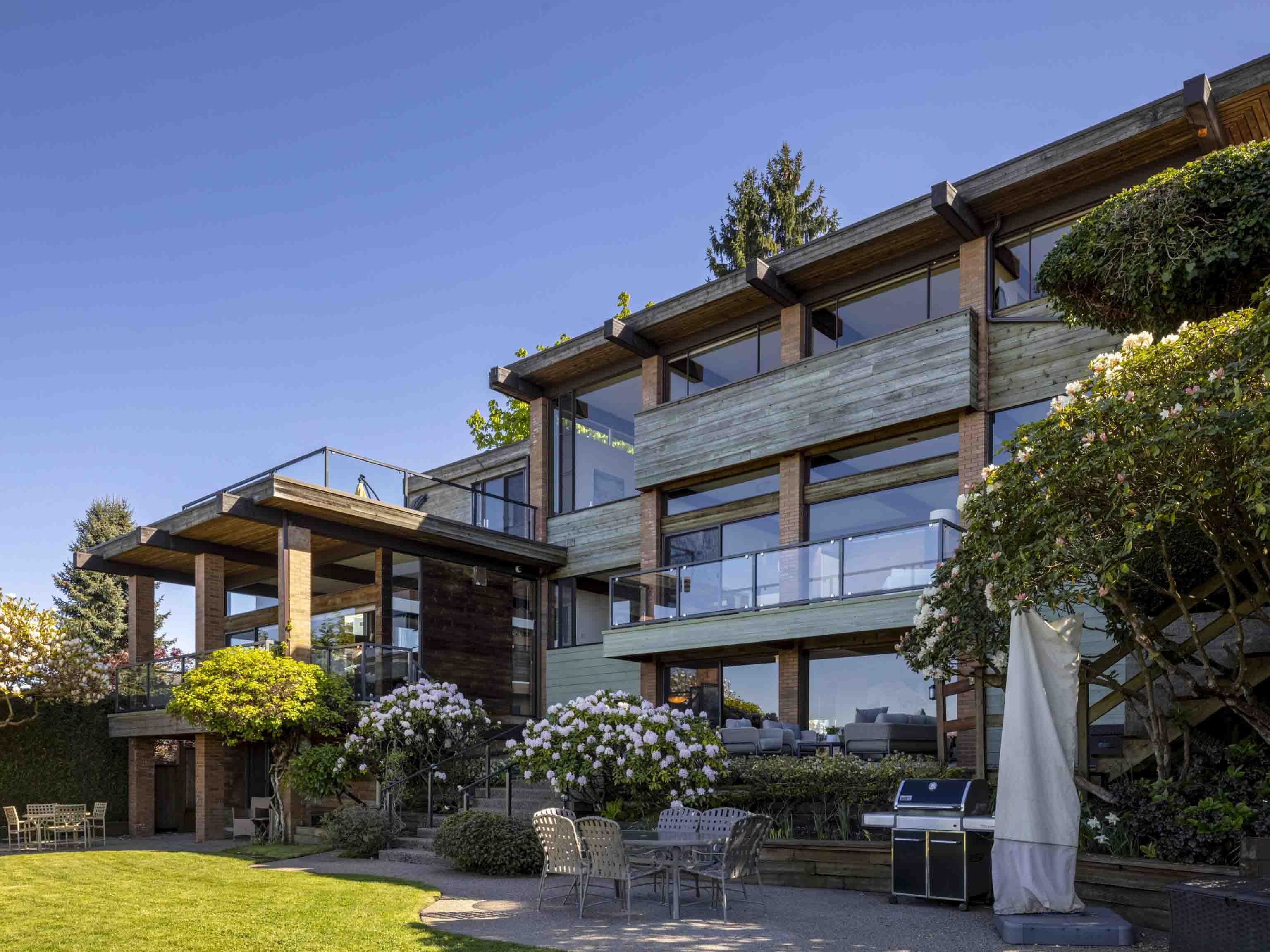 5012 Maple Street, Vancouver, BC V6M 3T1