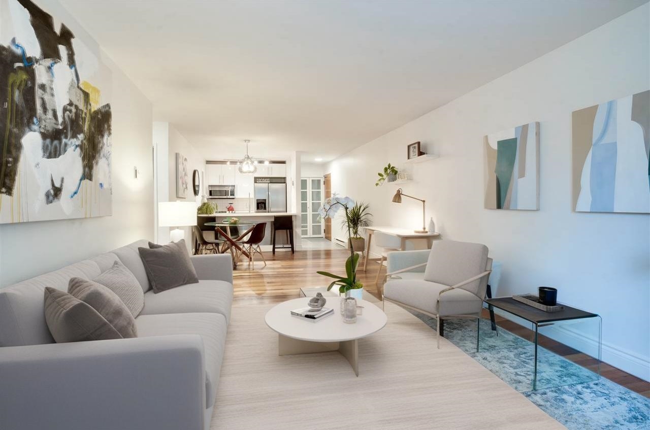 1232 Harwood Street #203, Vancouver, BC V6E 1S2