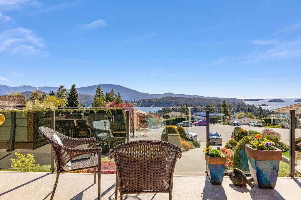 802 Oceanmount Boulevard, Gibsons, BC V0N 1V8