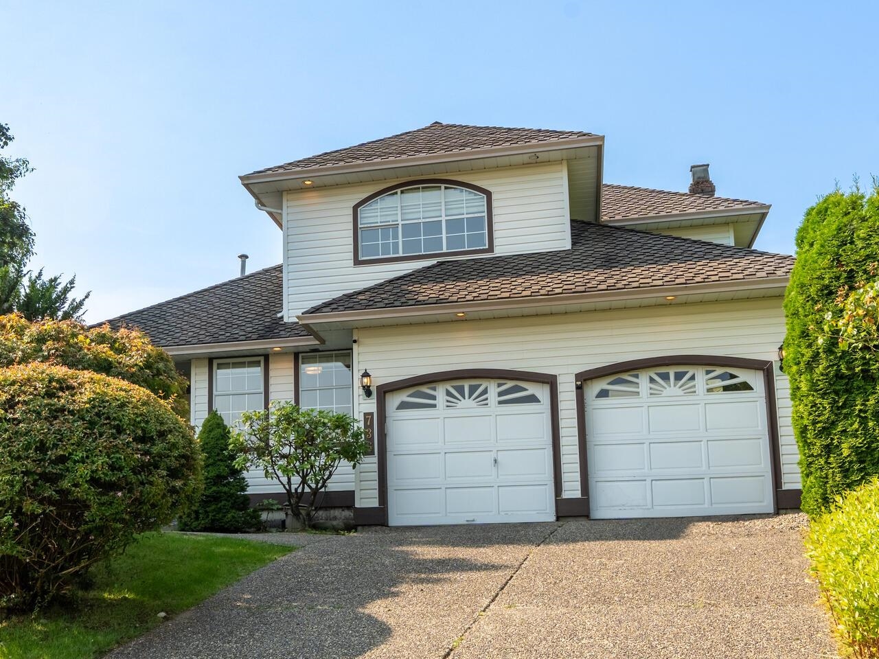 736 Clearwater Way, Coquitlam, BC V3C 6A3