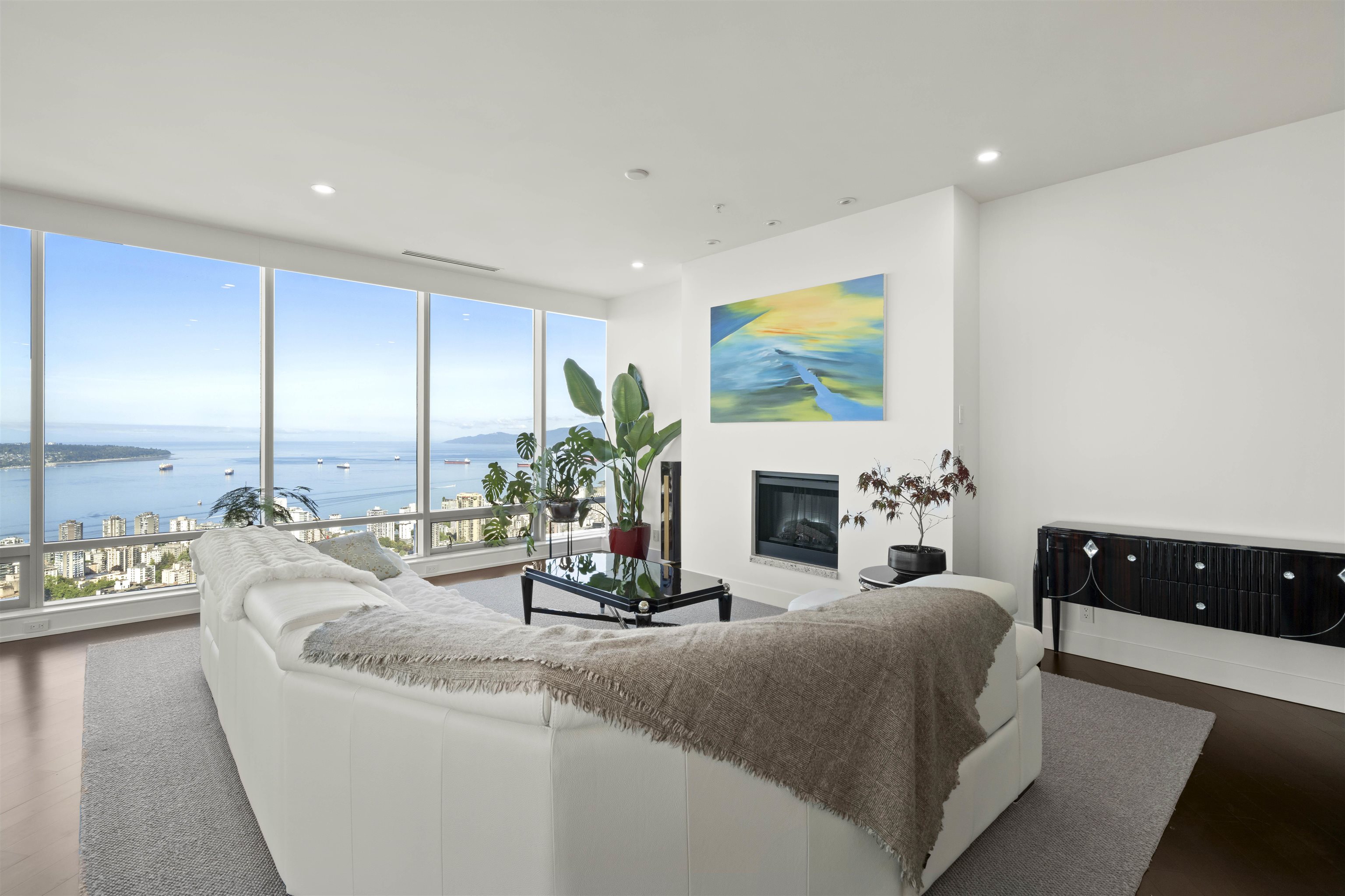 1128 West Georgia Street #5704, Vancouver, BC V6E 0A8