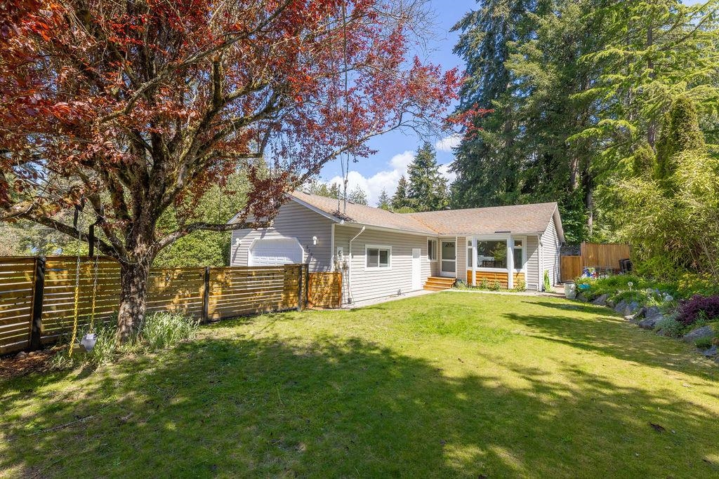 5700 Trident Avenue, Sechelt, BC V0N 3A0