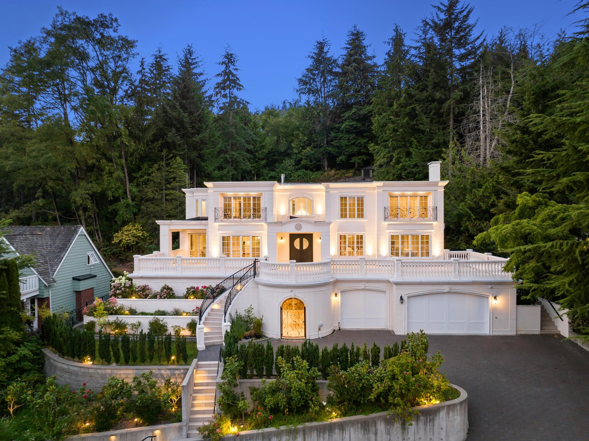 735 Saint Andrews Road, West Vancouver, BC V7S 1V5