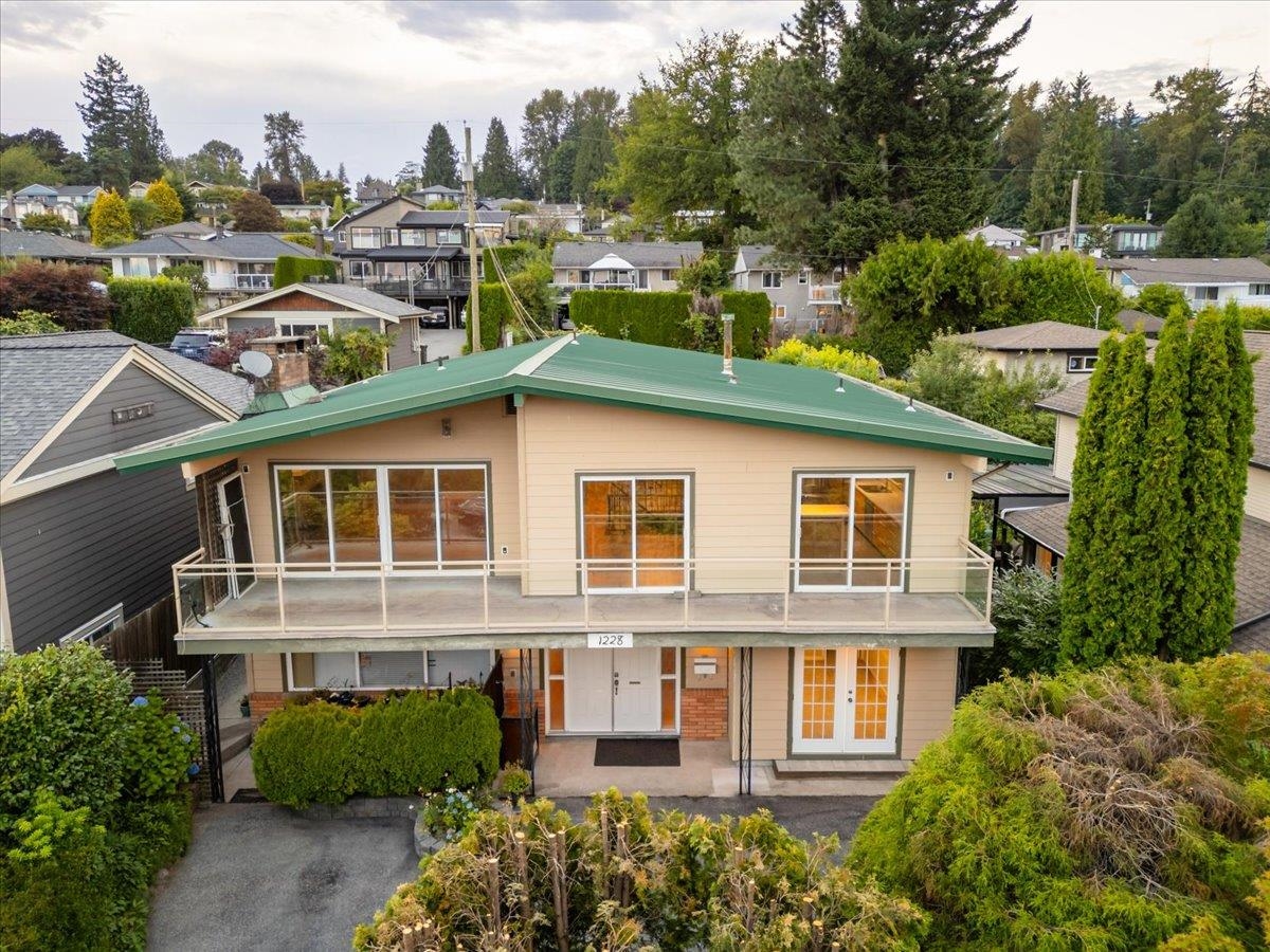 1228 Adderley Street, North Vancouver, BC V7L 1T7