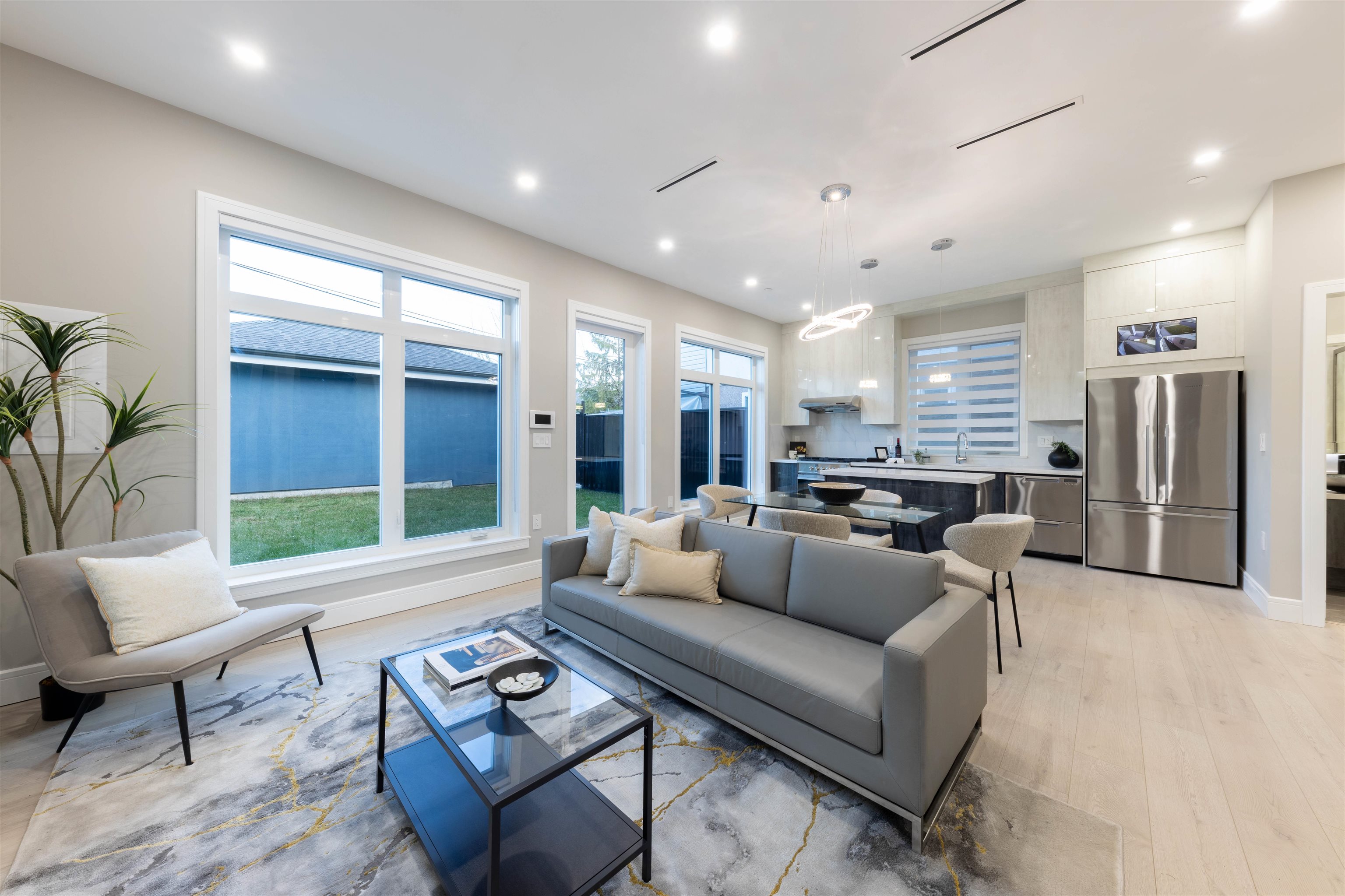 5350 Lanark Street, Vancouver, BC V5P 2Y1