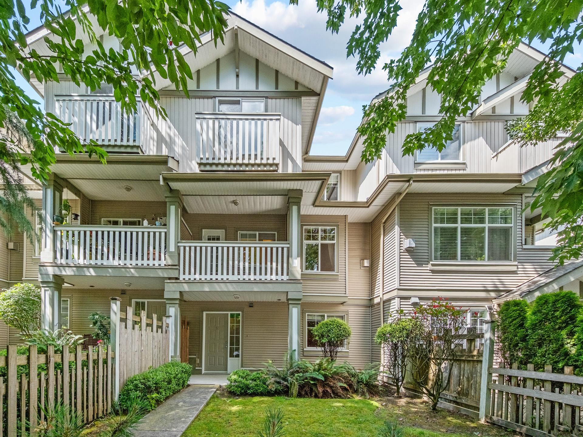 2733 Parkway Drive #5, Surrey, BC V4P 3P7