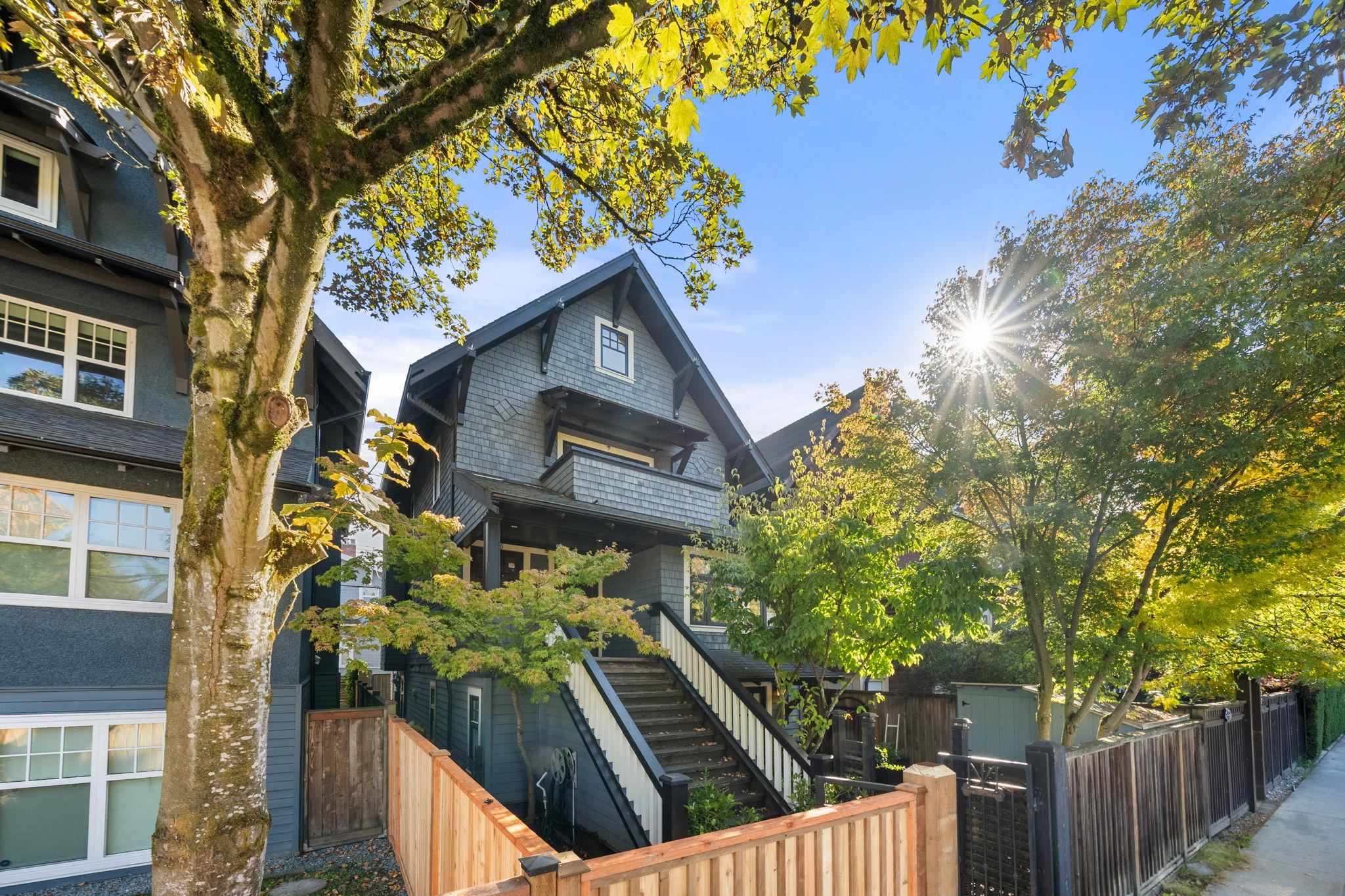 2216 Macdonald Street, Vancouver, BC V6K 3Y5