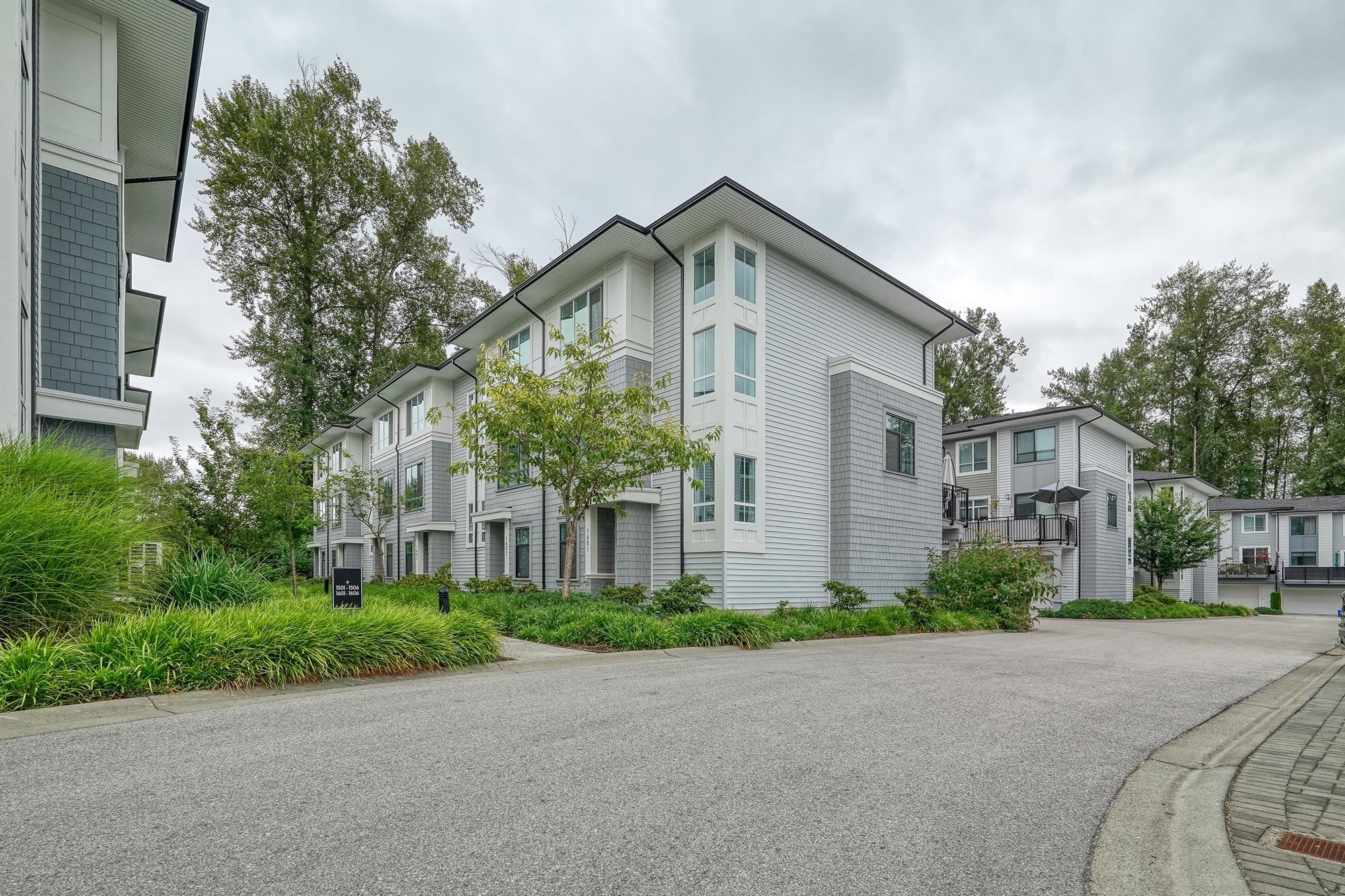18505 Laurensen Pl #1601, Surrey, BC V4N 6R7