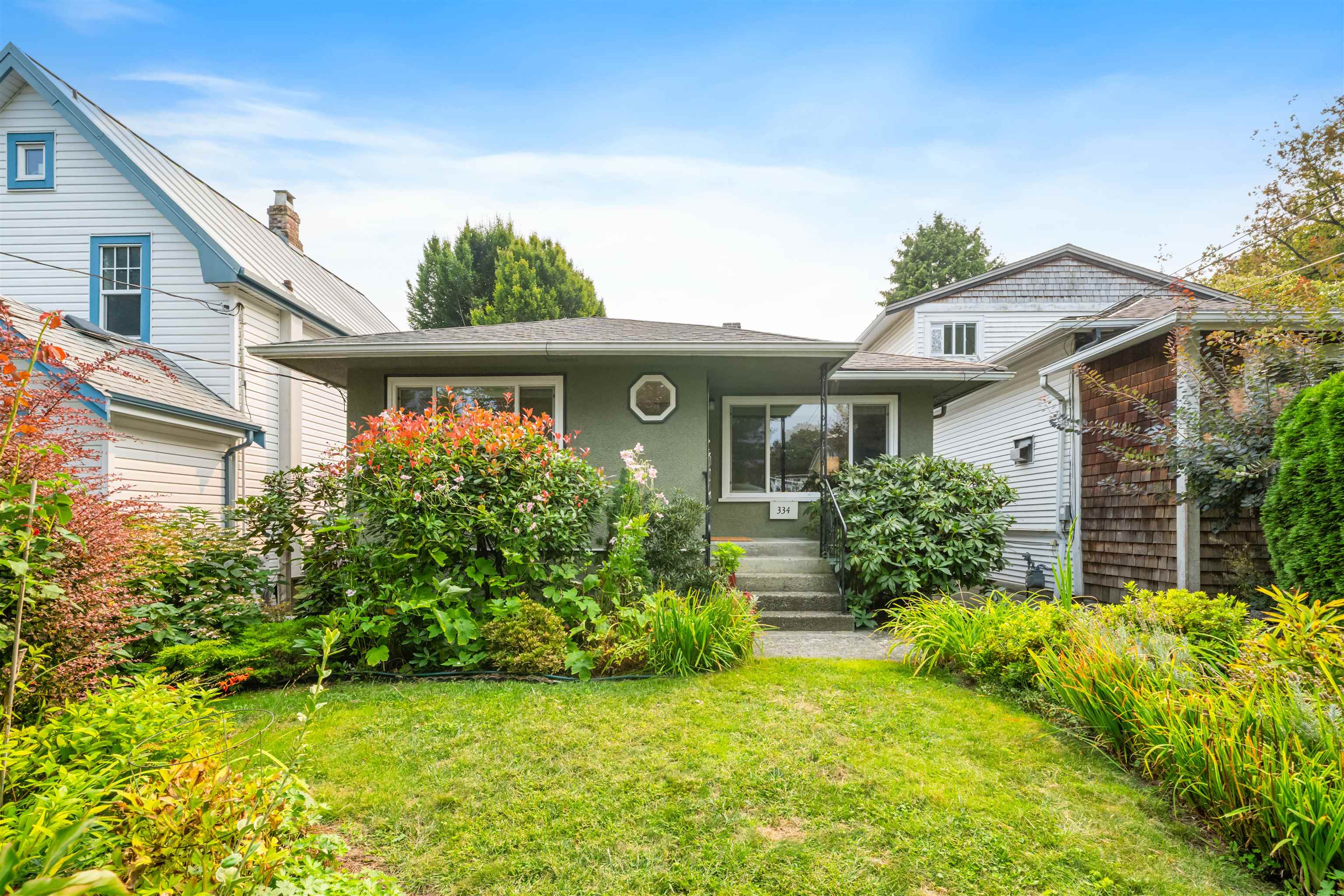 334 Strand Avenue, New Westminster, BC V3L 3J2
