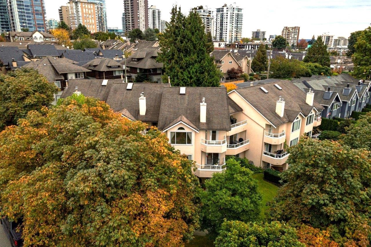 261 West 16th Avenue #2, North Vancouver, BC V7M 1T7