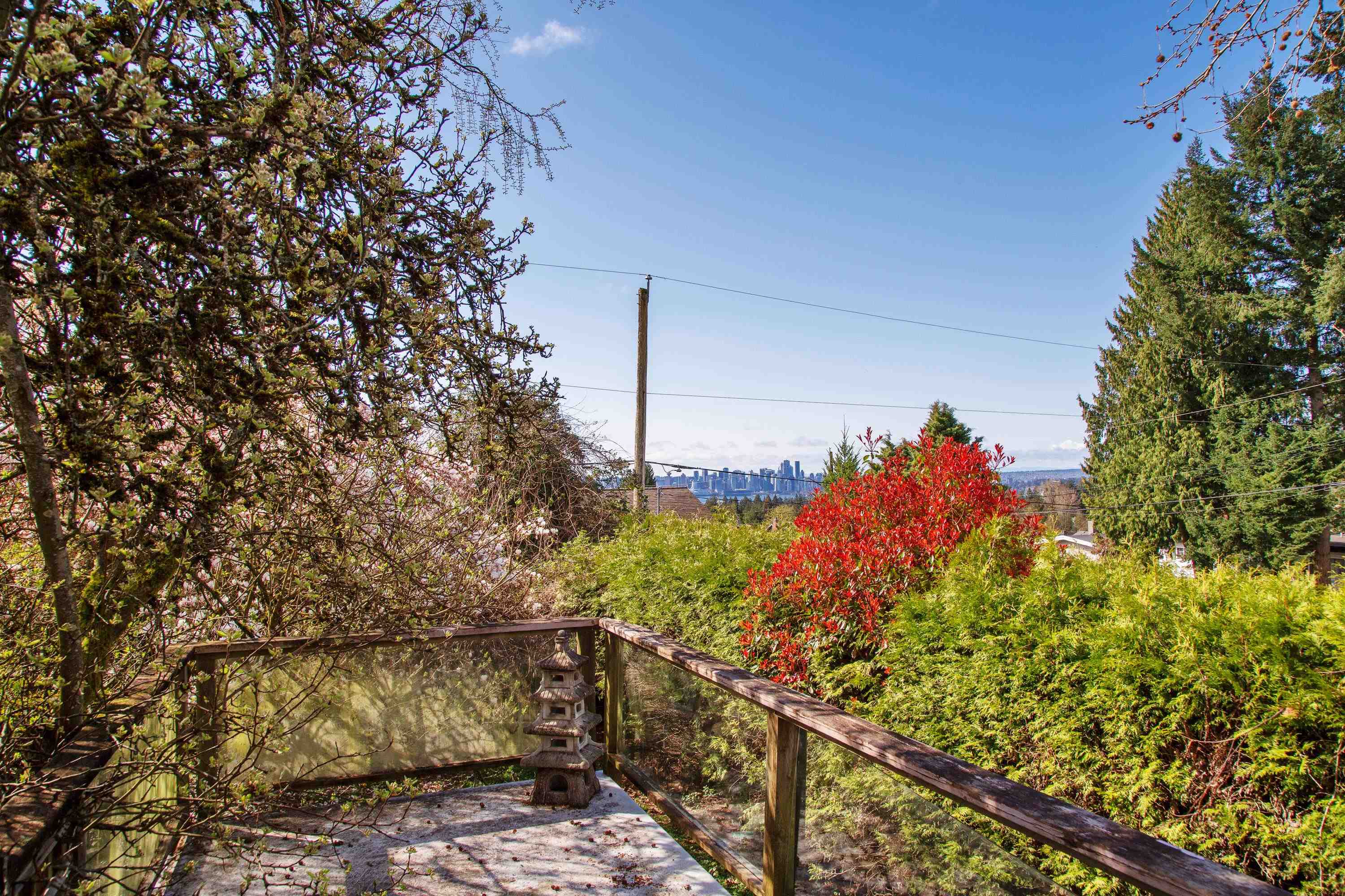 445 West Queens Road, North Vancouver, BC V7N 2K8
