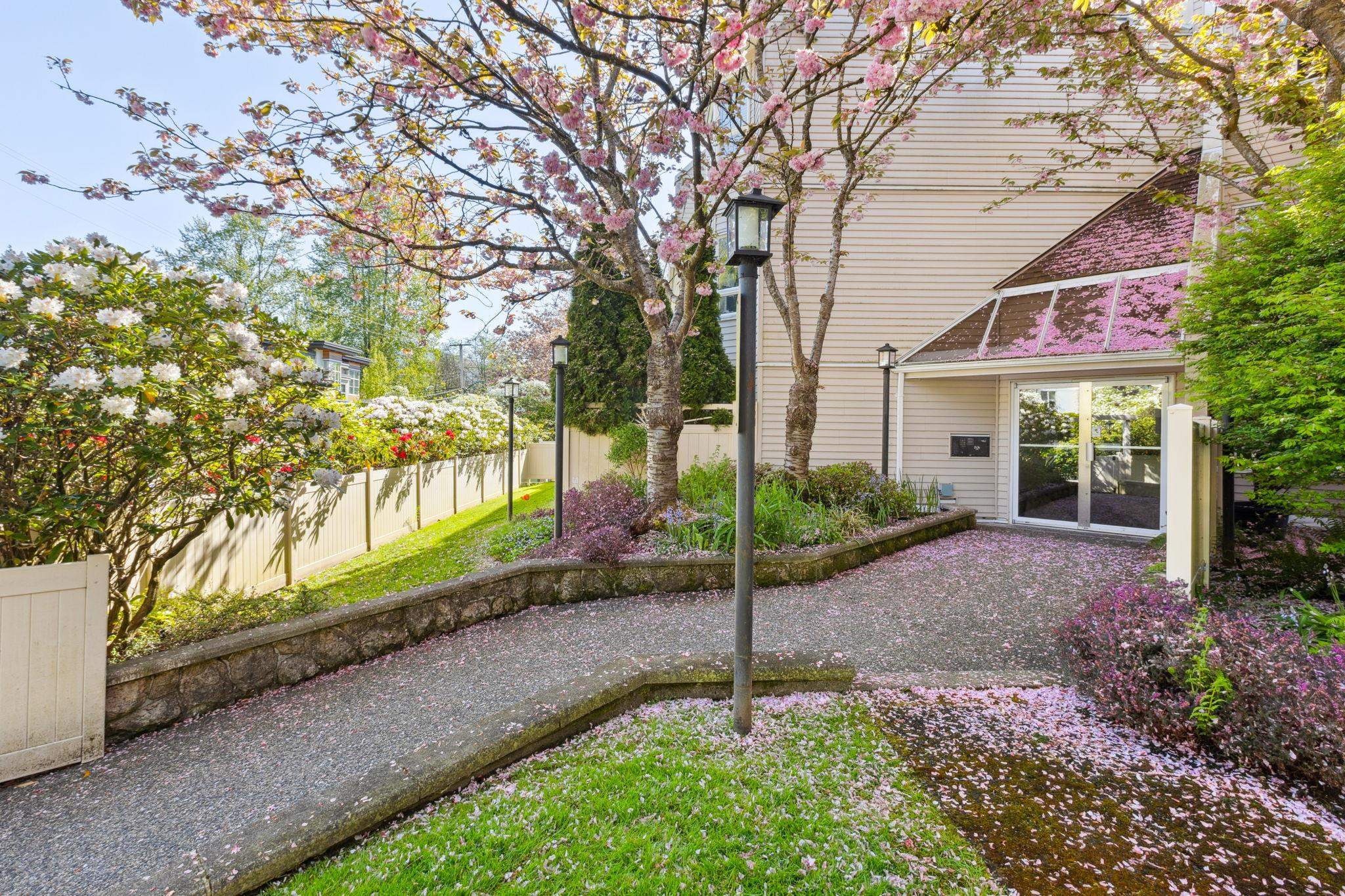 1155 Ross Road #204, North Vancouver, BC V7K 1C6