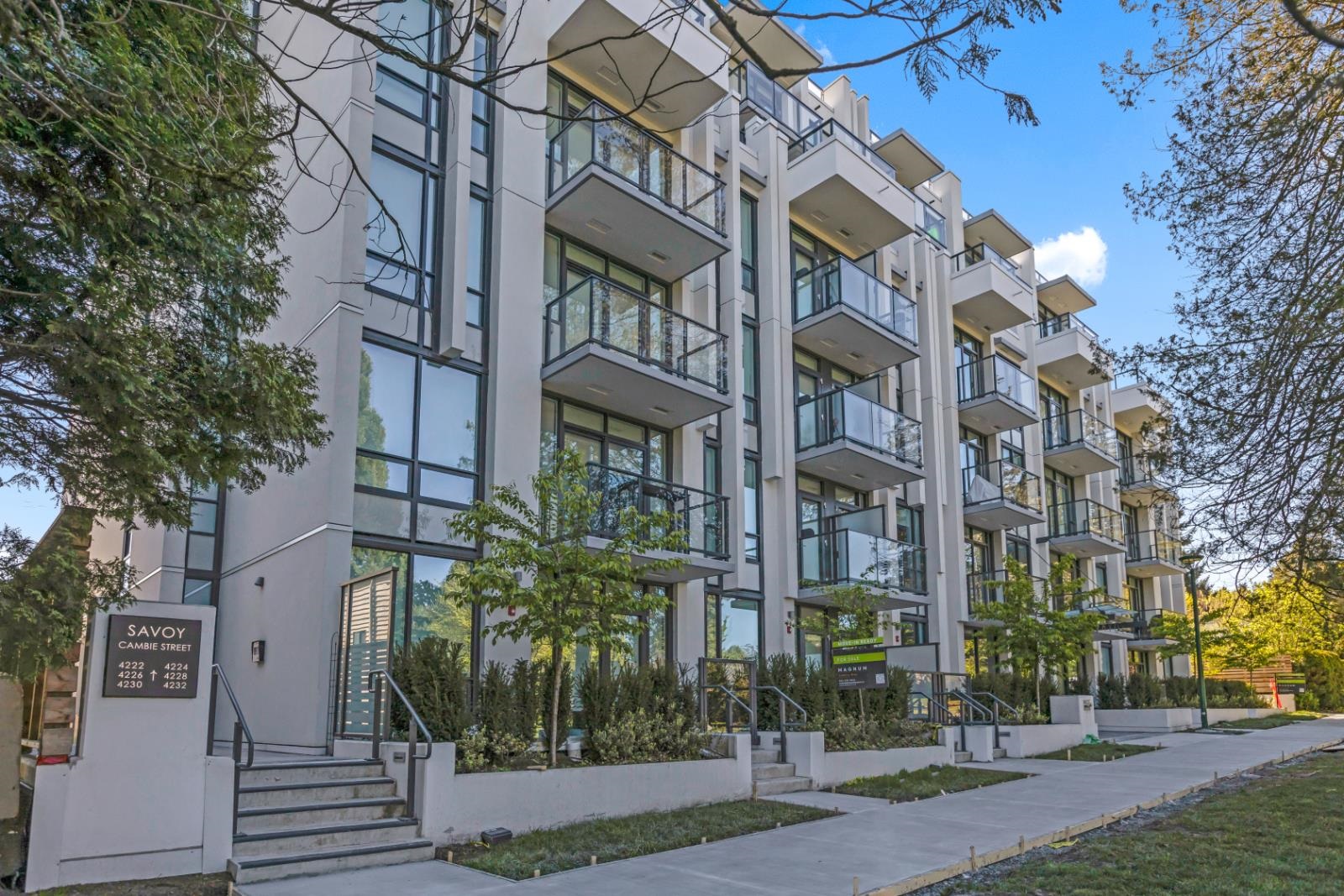 4240 Cambie St #302, Vancouver, BC V5Z 0K6