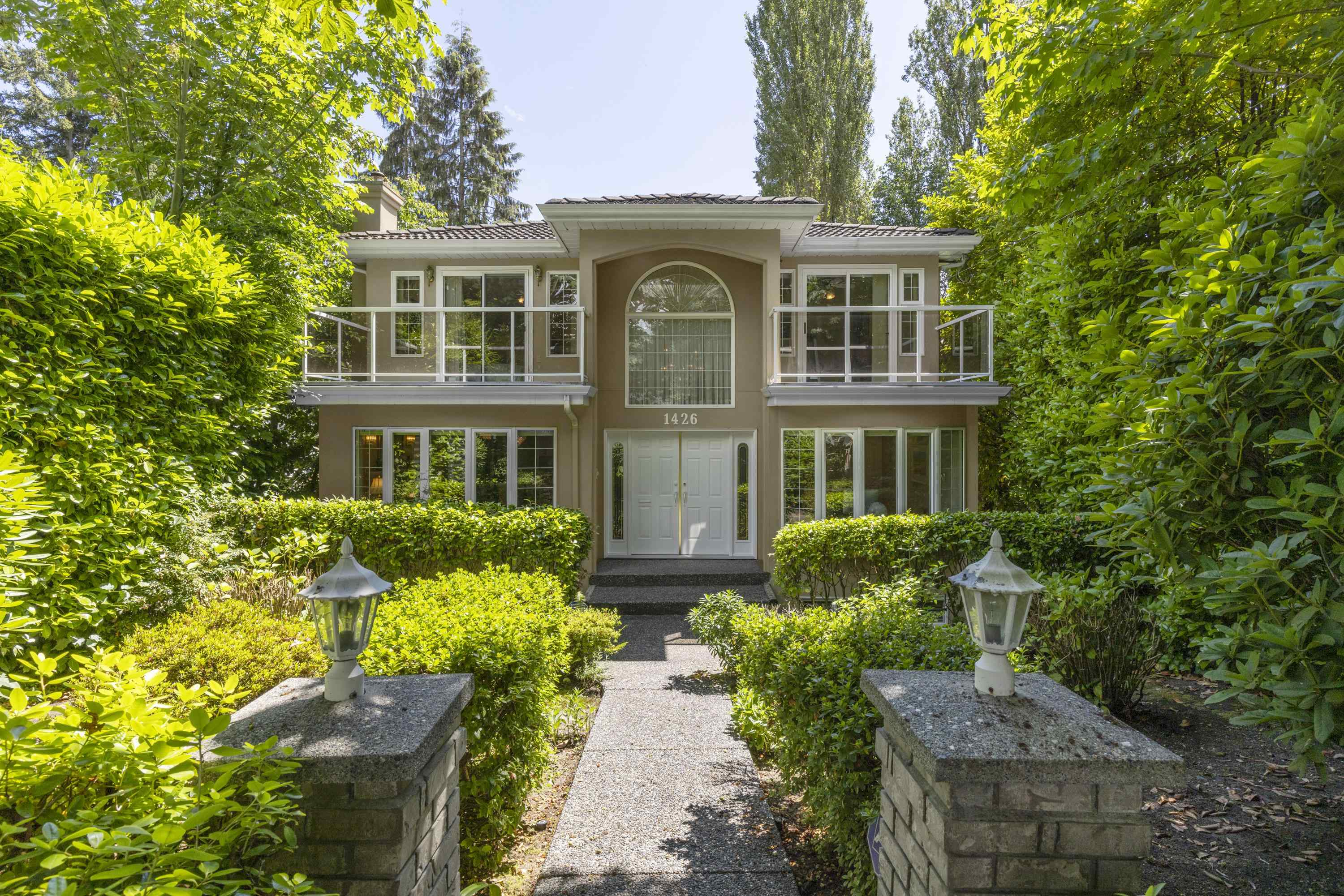 1426 Fulton Avenue, West Vancouver, BC V7T 1P1